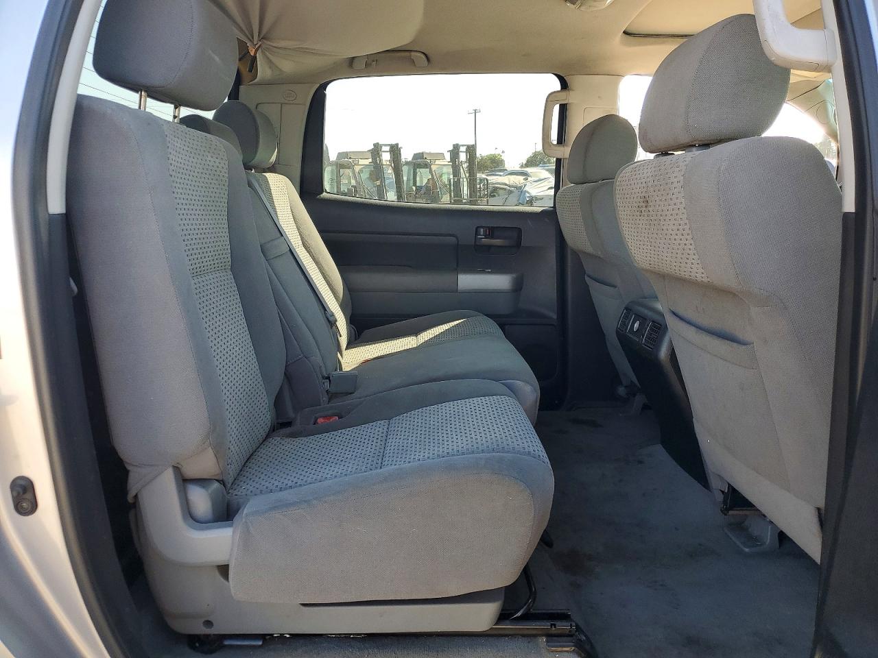 2008 Toyota Tundra Sr5 Серебряный vin: 5TFEV54198X038840