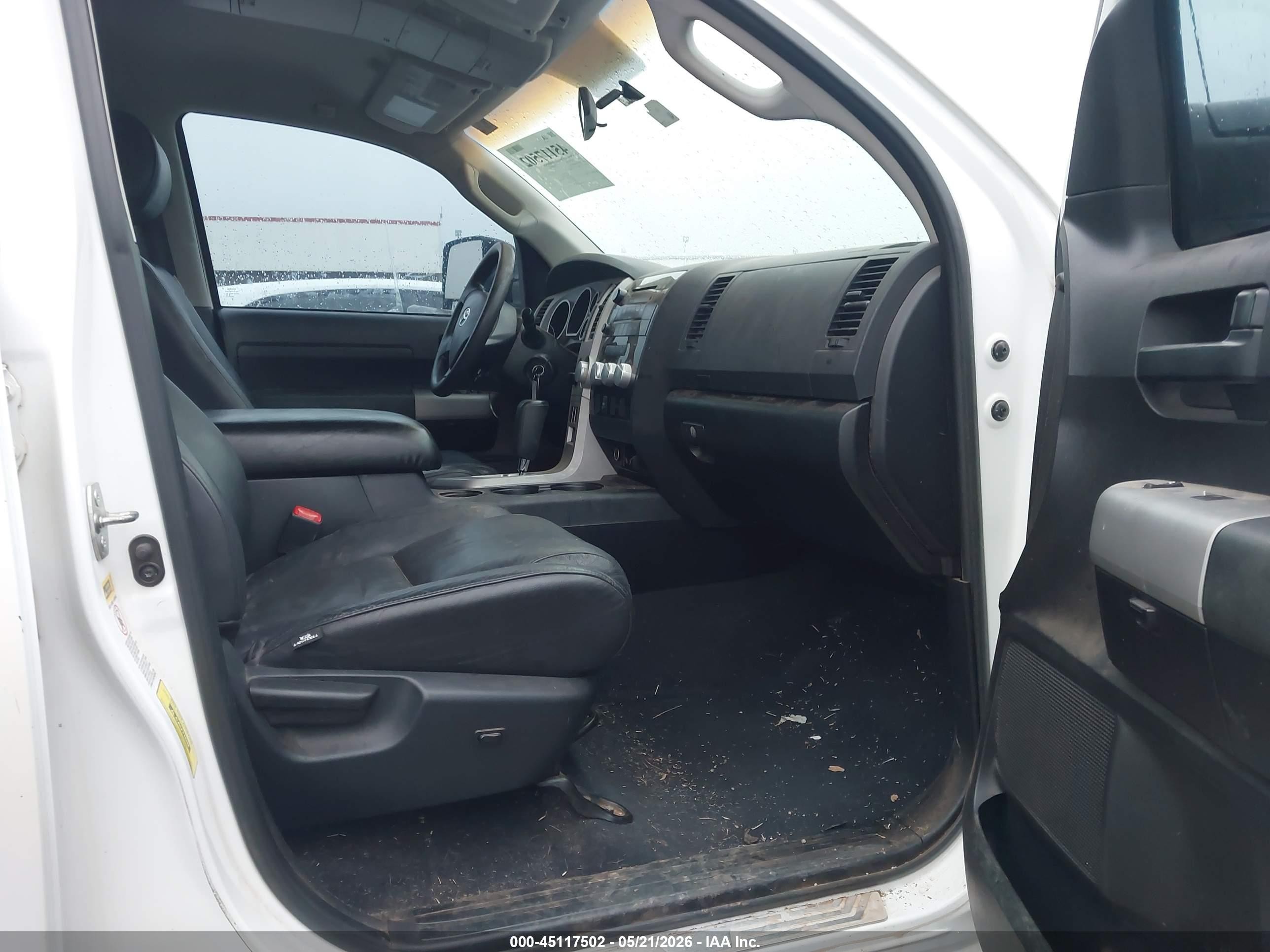 2008 Toyota Tundra Sr5 5.7l V8 White vin: 5TFEV541X8X050236