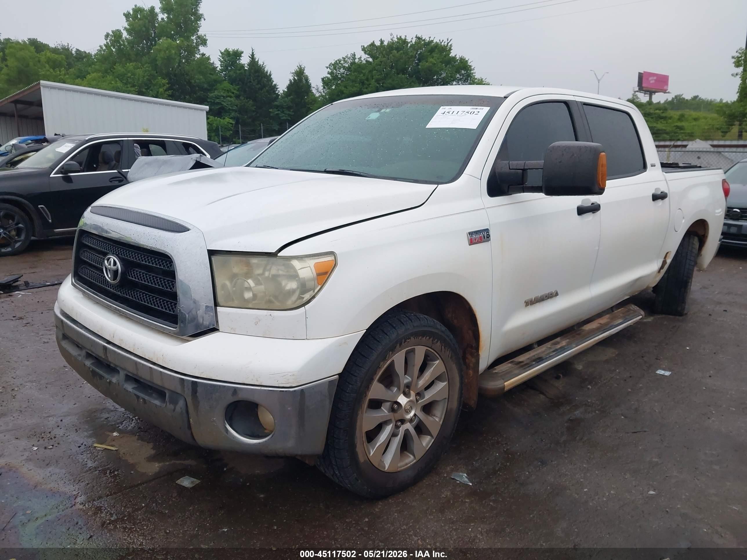 2008 Toyota Tundra Sr5 5.7l V8 White vin: 5TFEV541X8X050236