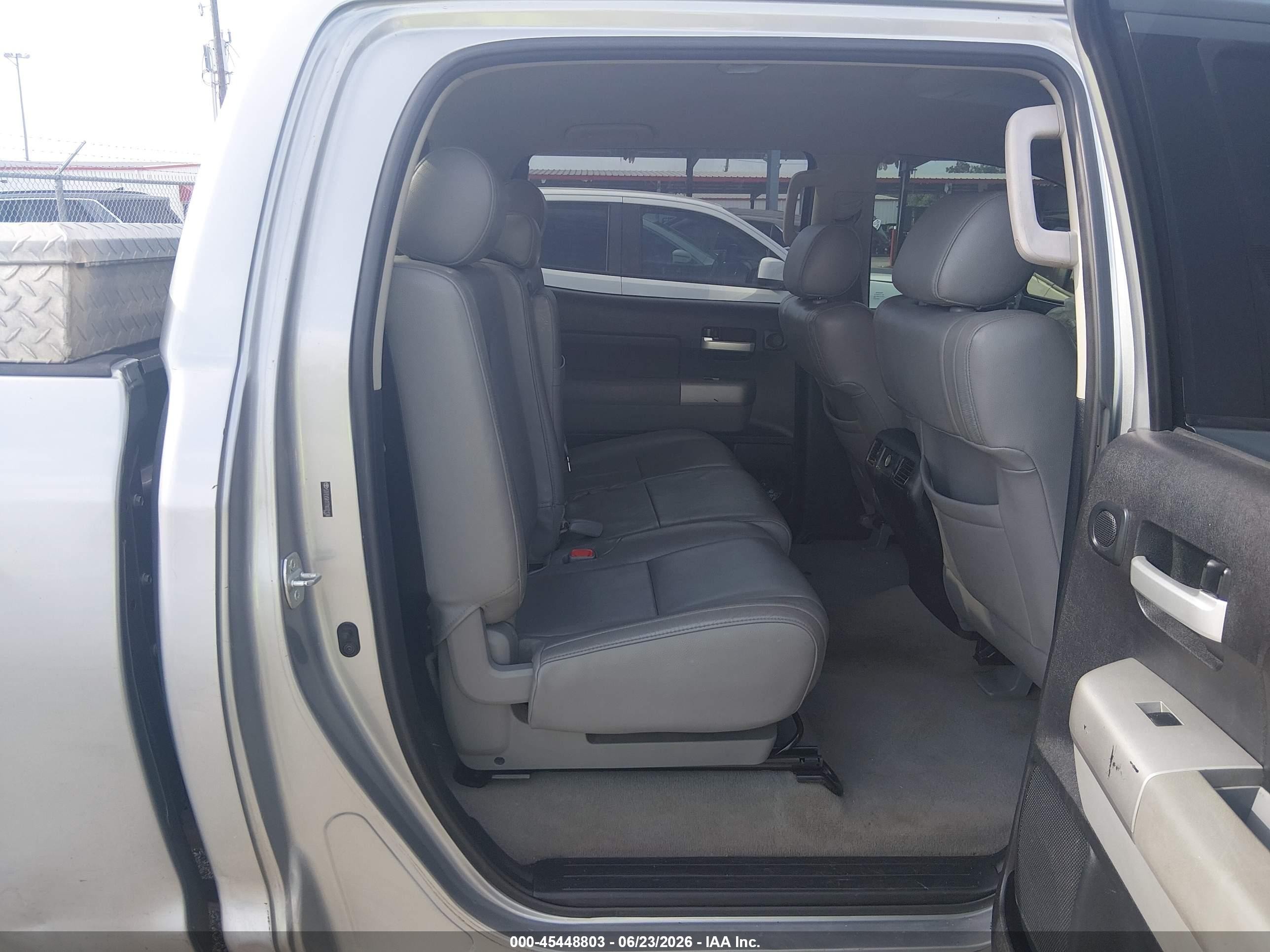 2007 Toyota Tundra Limited 5.7l V8 Silver vin: 5TFEV58177X032138