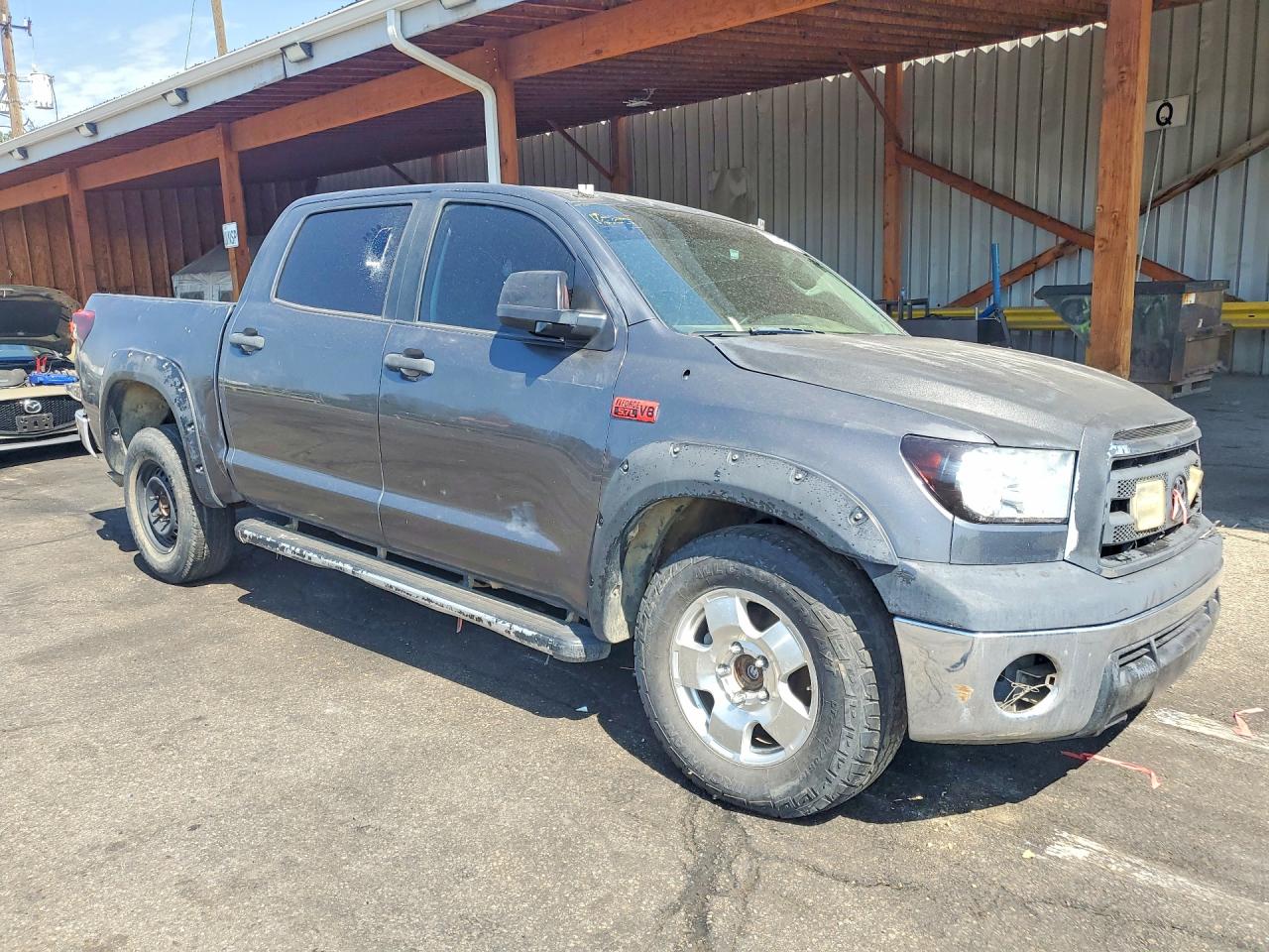2011 Toyota Tundra Crewmax Sr5 Gray vin: 5TFEY5F10BX106020