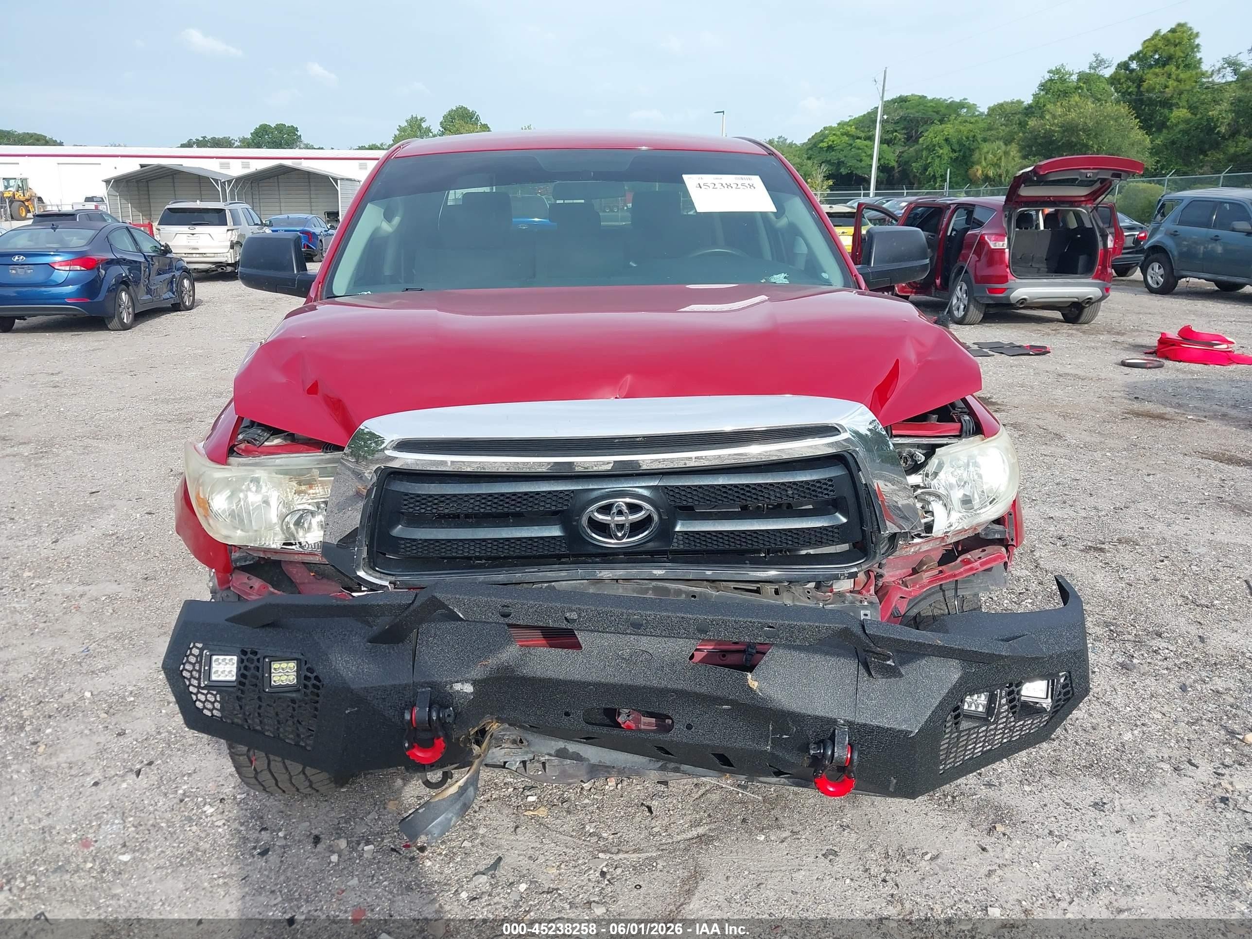 2012 Toyota Tundra Grade 5.7l V8 Red vin: 5TFEY5F10CX132182