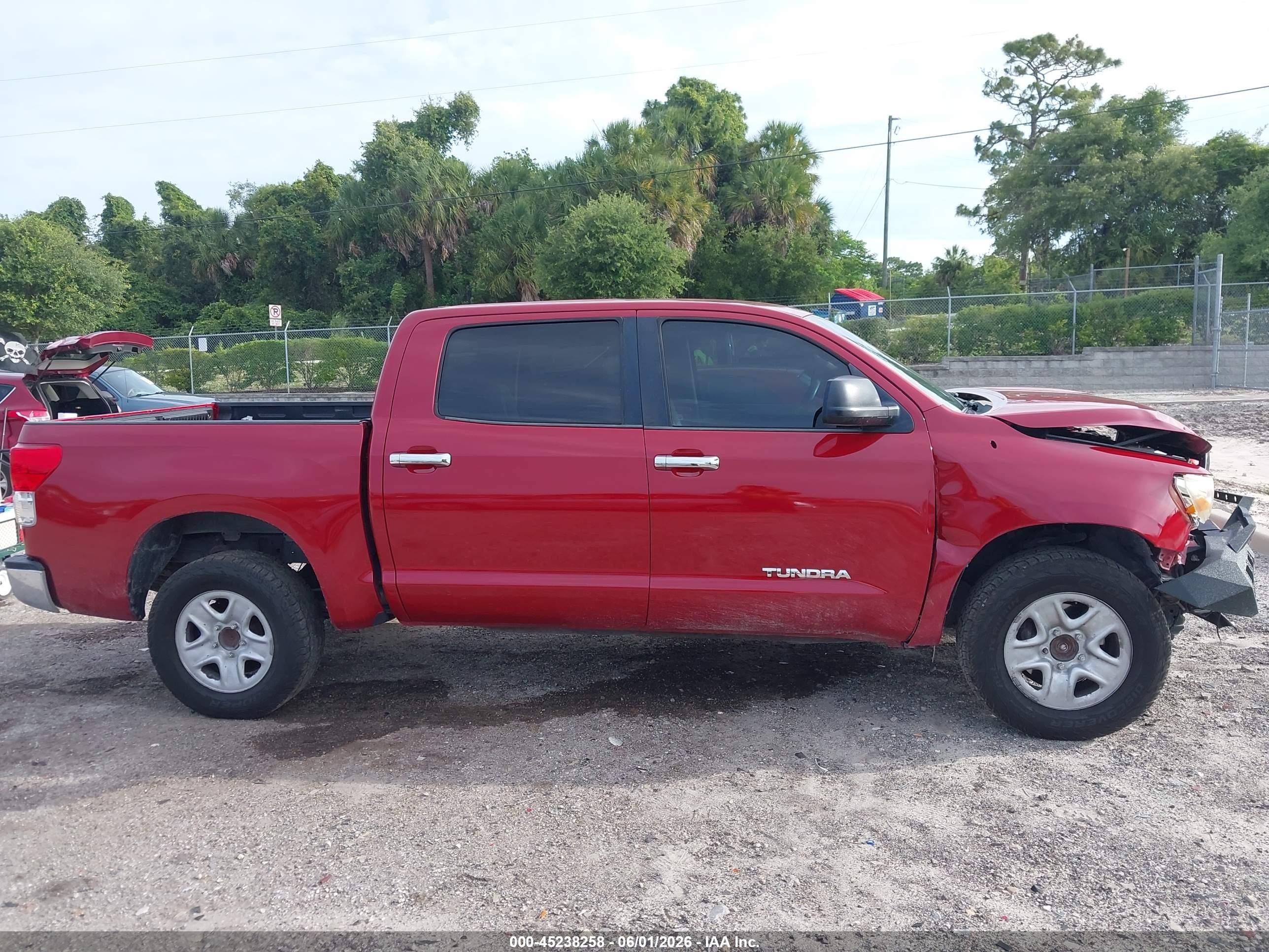 2012 Toyota Tundra Grade 5.7l V8 Red vin: 5TFEY5F10CX132182