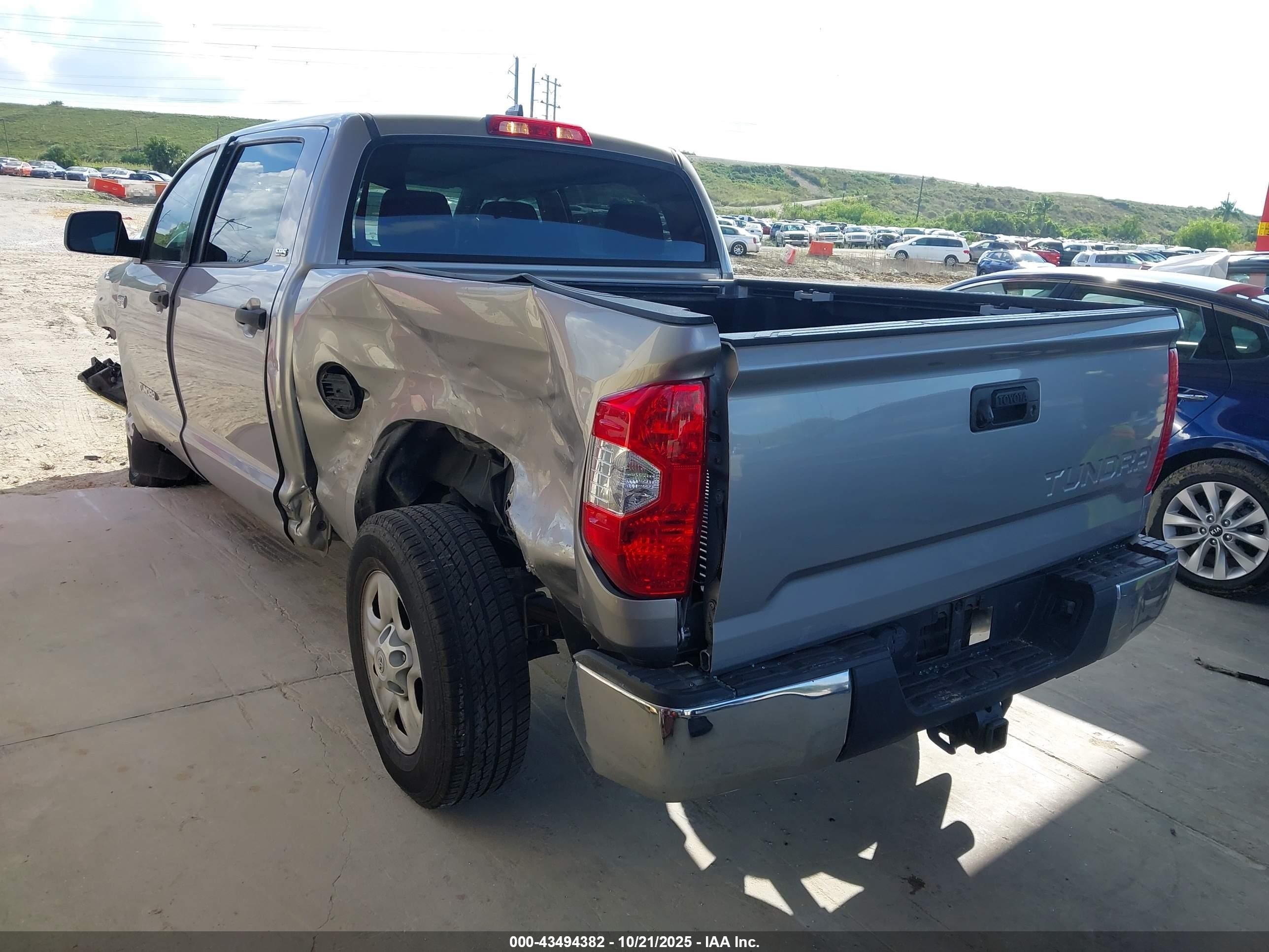 2020 Toyota Tundra Sr5 Silver vin: 5TFEY5F10LX259353