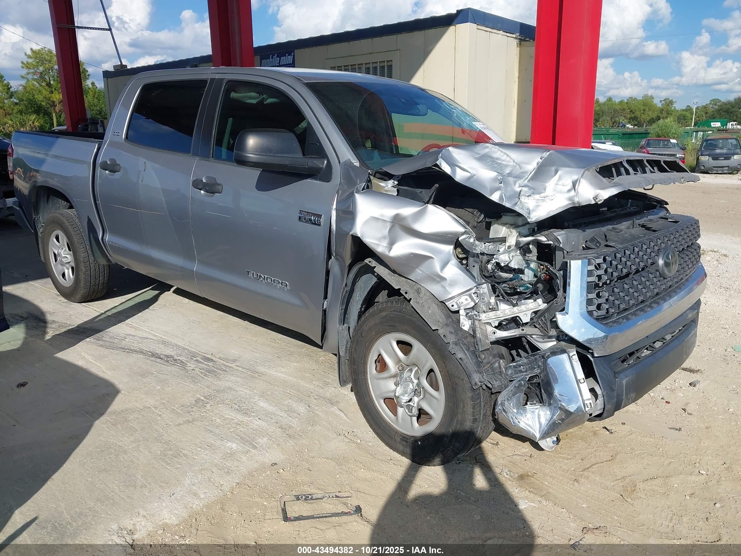 2020 Toyota Tundra Sr5 Silver vin: 5TFEY5F10LX259353