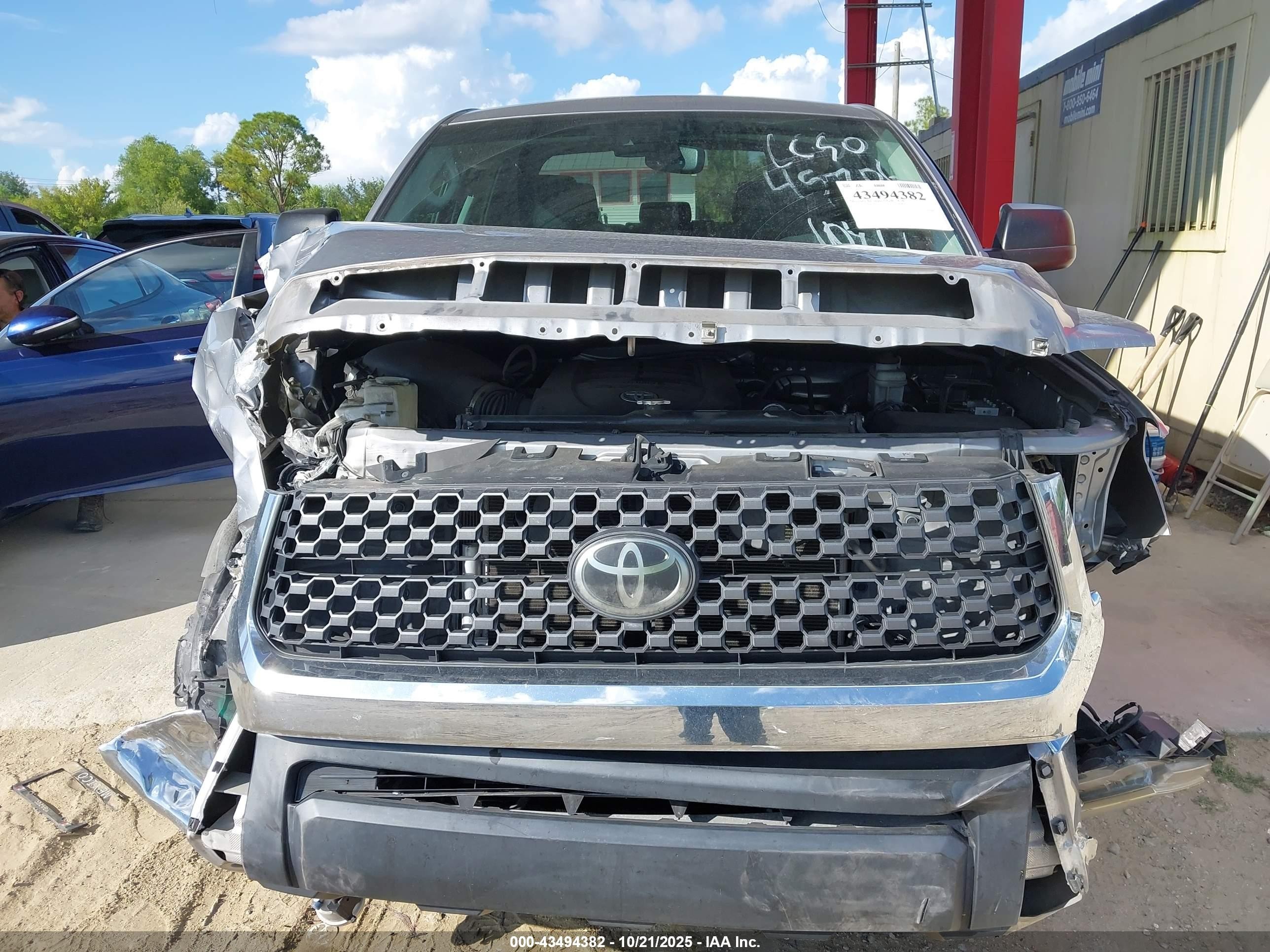 2020 Toyota Tundra Sr5 Silver vin: 5TFEY5F10LX259353