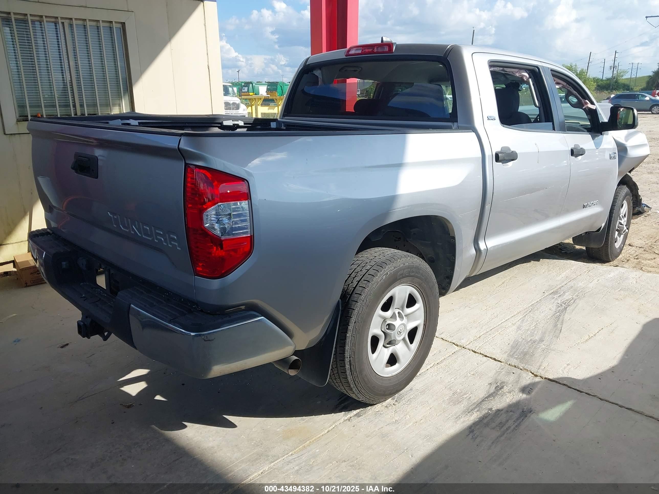 2020 Toyota Tundra Sr5 Silver vin: 5TFEY5F10LX259353