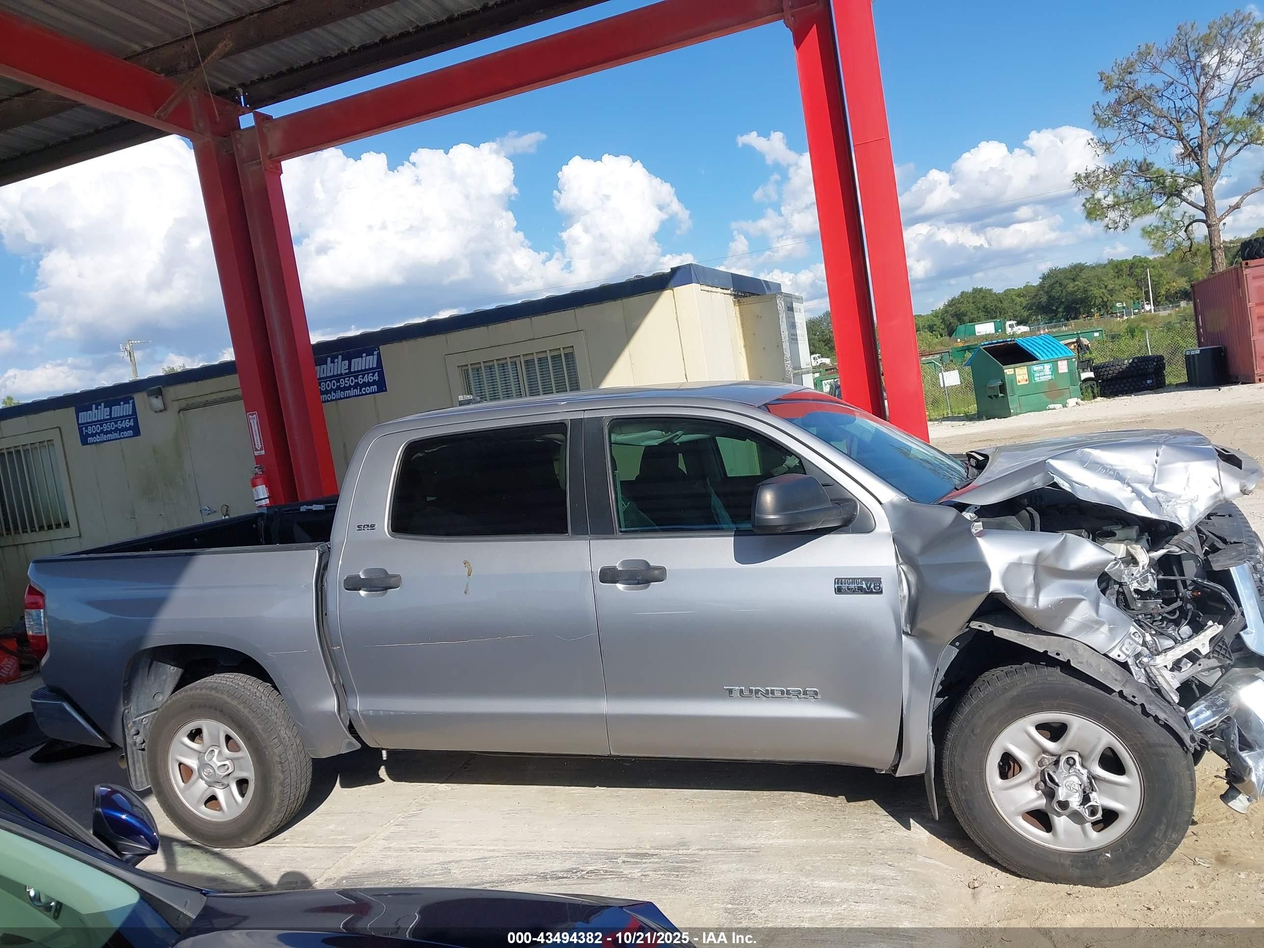 2020 Toyota Tundra Sr5 Silver vin: 5TFEY5F10LX259353