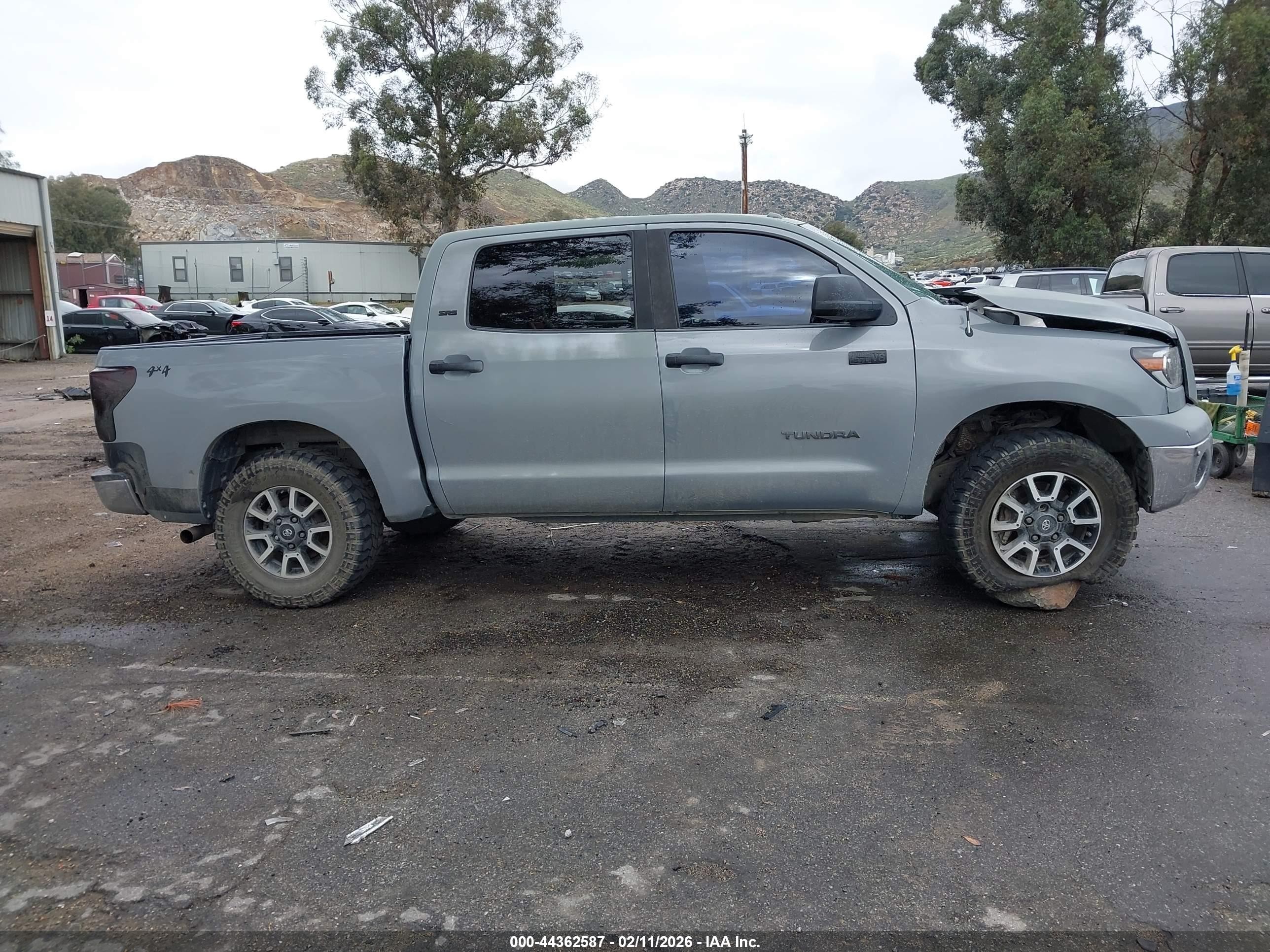 2011 Toyota Tundra Grade 5.7l V8 Gray vin: 5TFEY5F11BX109217