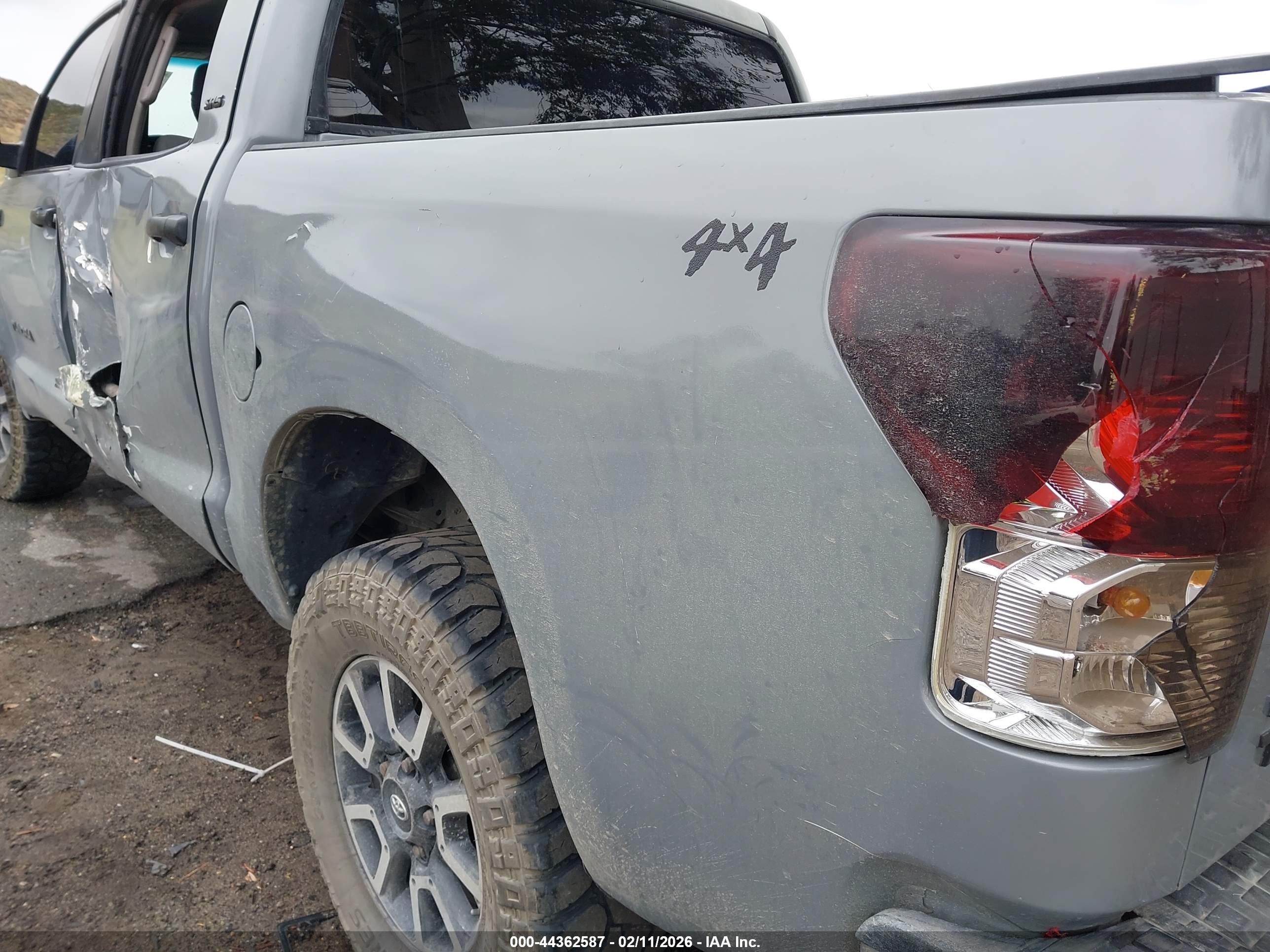 2011 Toyota Tundra Grade 5.7l V8 Gray vin: 5TFEY5F11BX109217