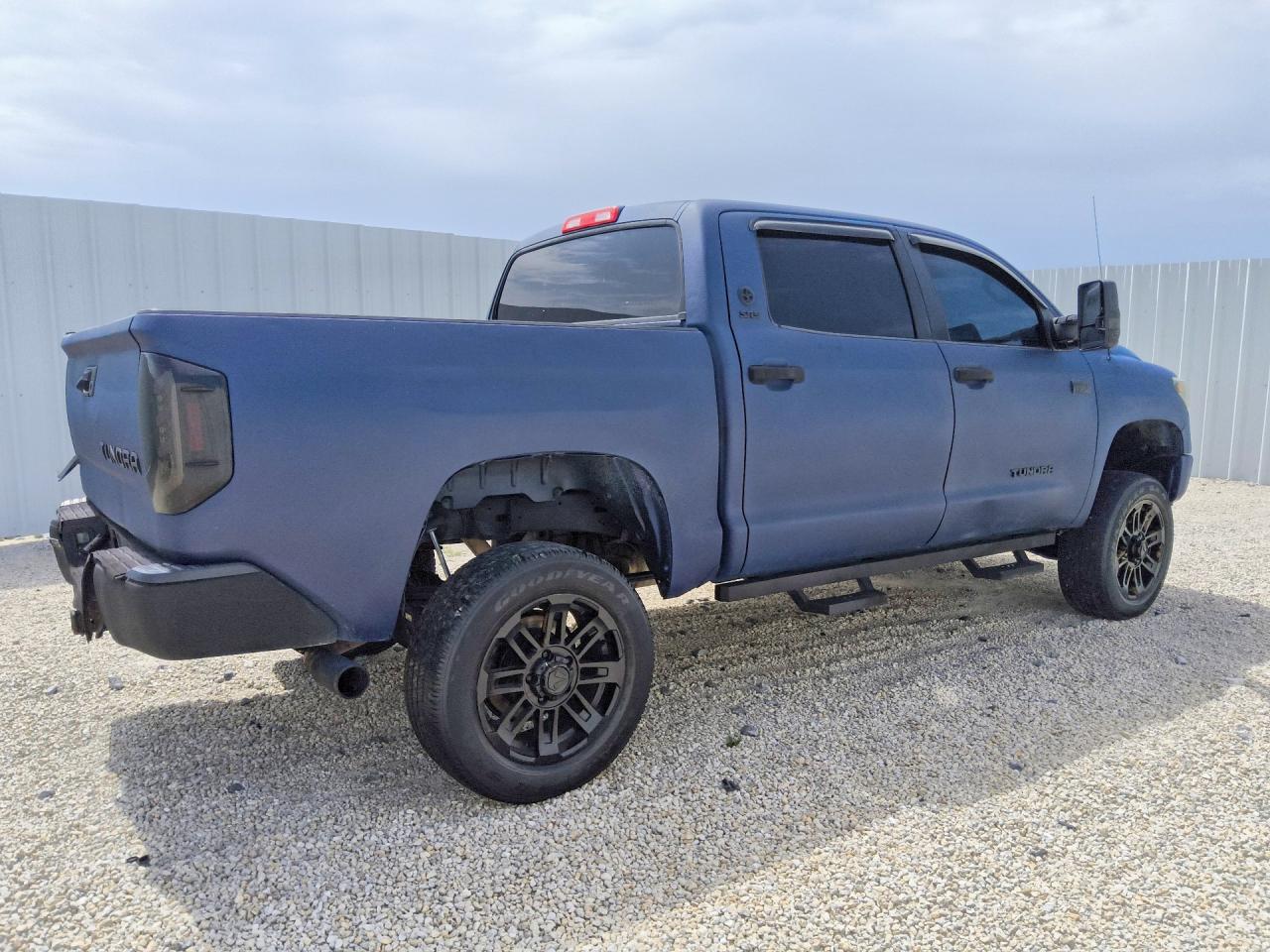 2014 Toyota Tundra Crewmax Sr5 Blue vin: 5TFEY5F11EX148961