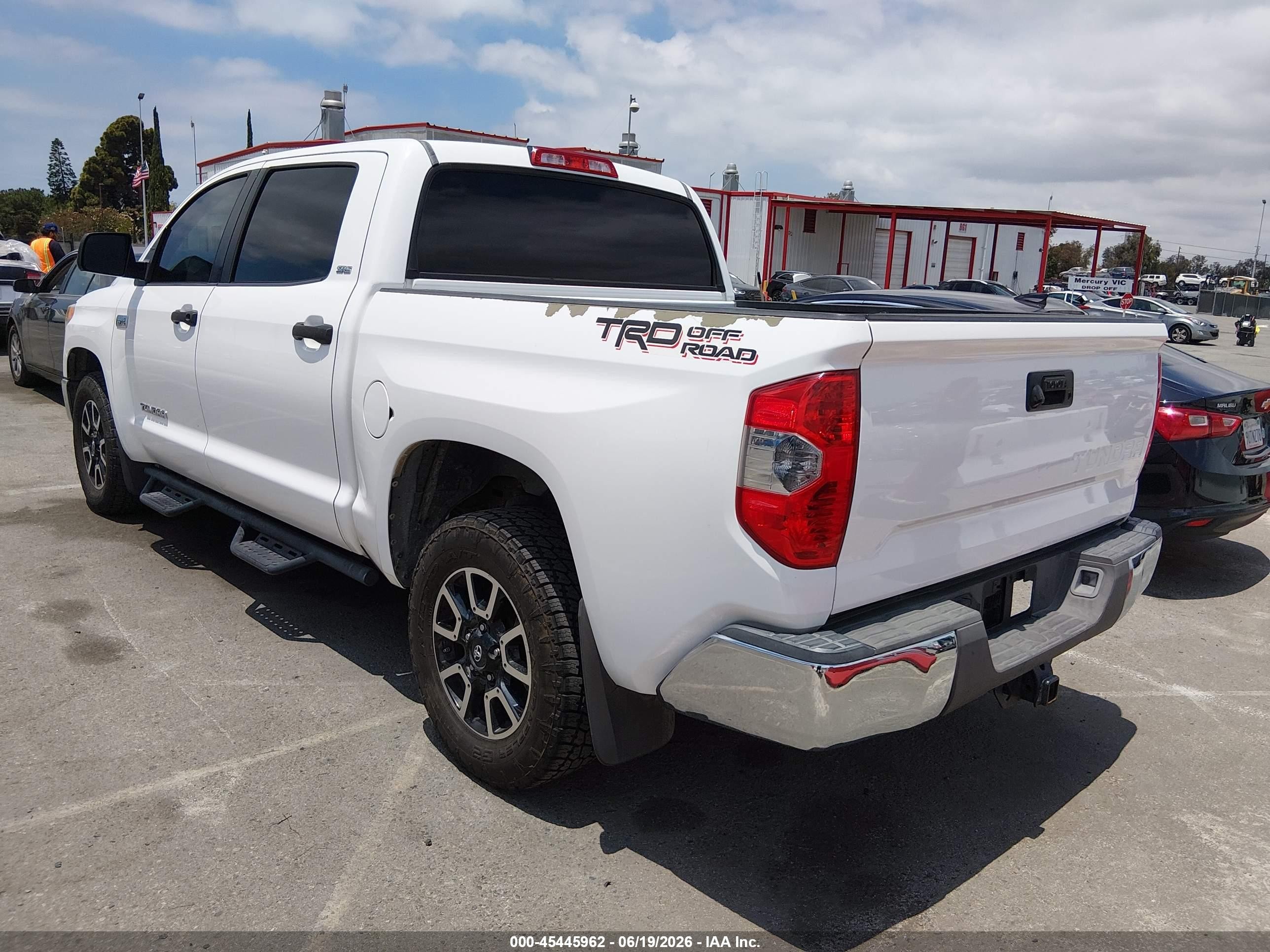 2014 Toyota Tundra Sr5 5.7l V8 White vin: 5TFEY5F11EX150984