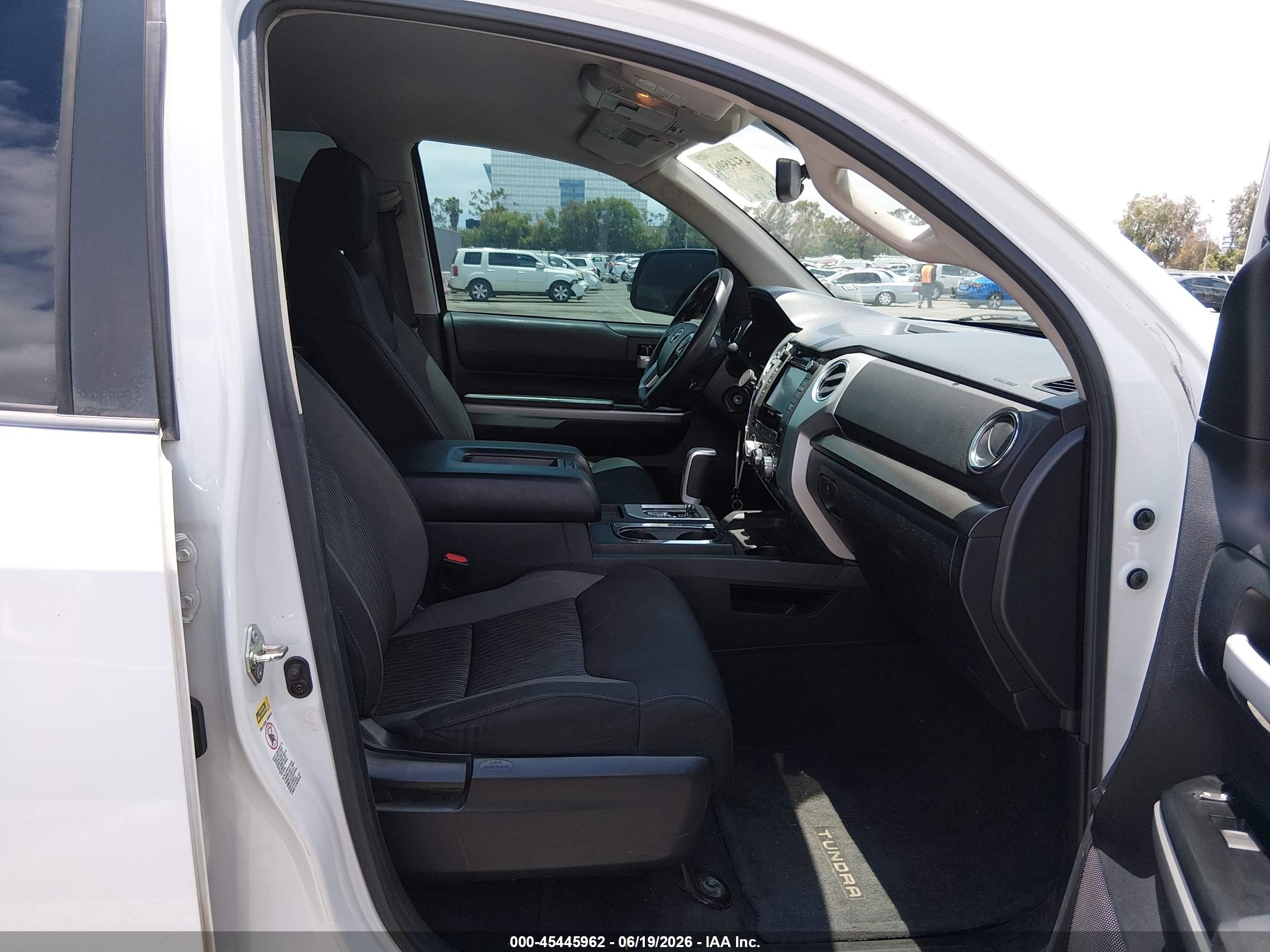 2014 Toyota Tundra Sr5 5.7l V8 White vin: 5TFEY5F11EX150984
