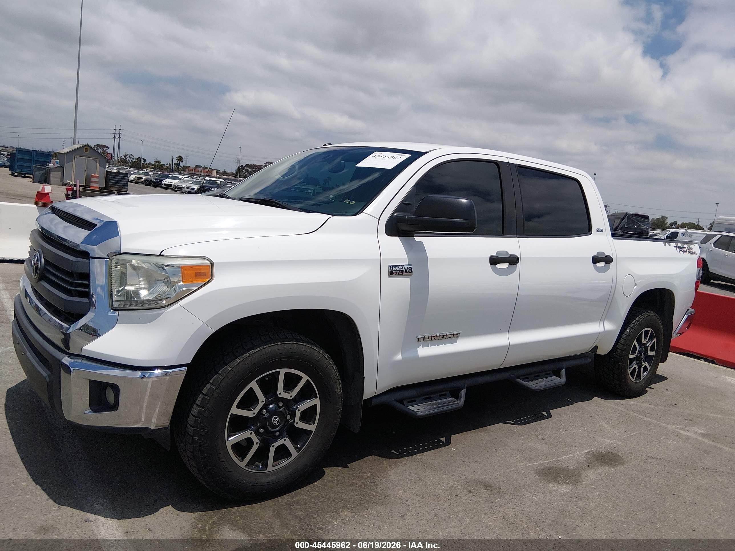 2014 Toyota Tundra Sr5 5.7l V8 White vin: 5TFEY5F11EX150984