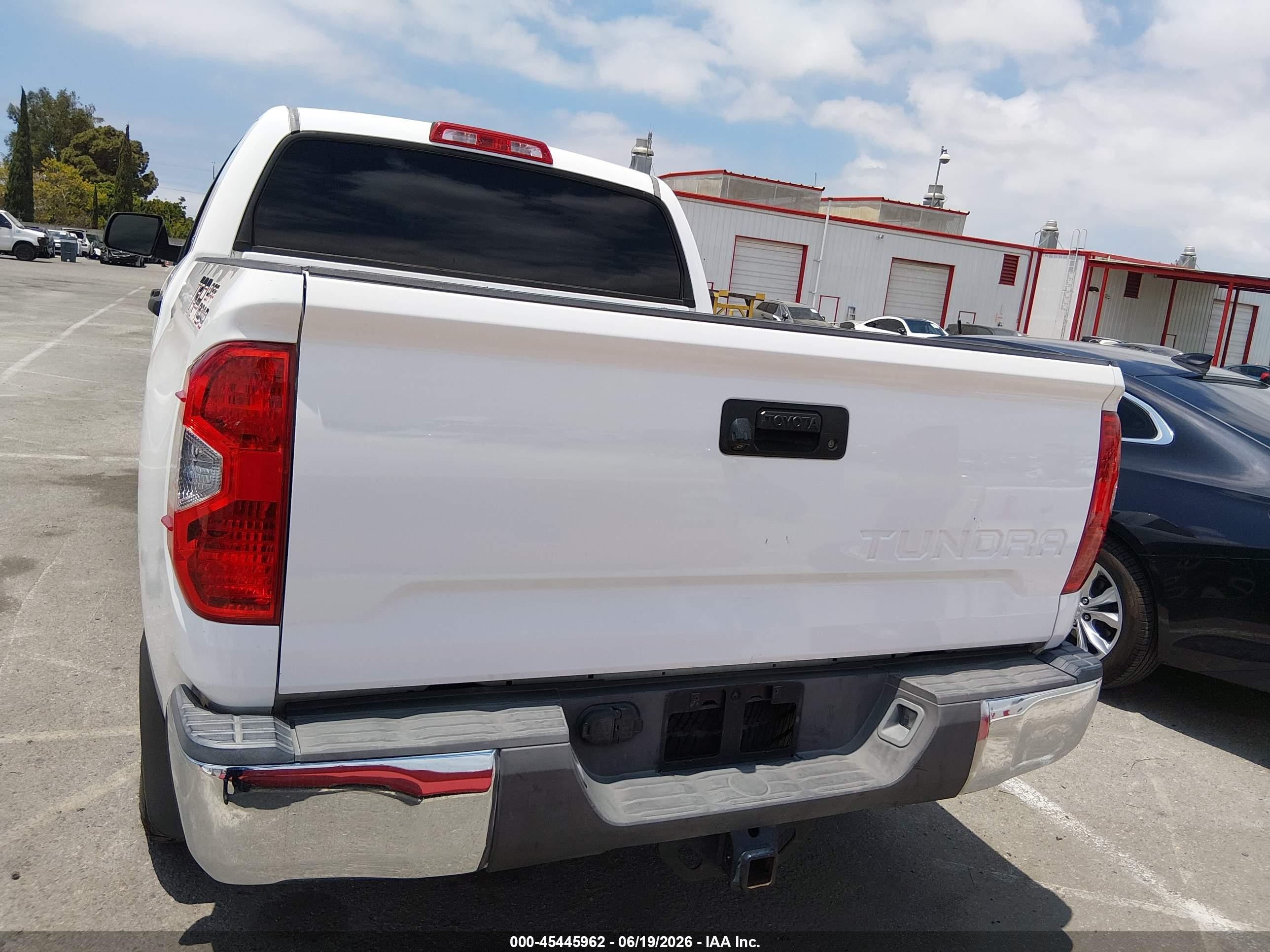 2014 Toyota Tundra Sr5 5.7l V8 White vin: 5TFEY5F11EX150984