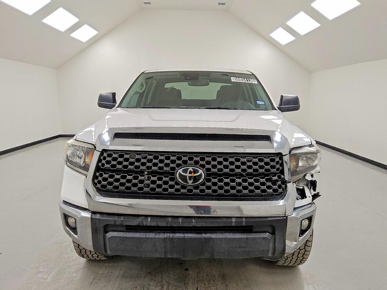 2020 Toyota Tundra Crewmax Sr5 White vin: 5TFEY5F11LX261435