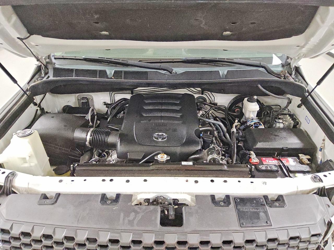 2020 Toyota Tundra Crewmax Sr5 White vin: 5TFEY5F11LX261435