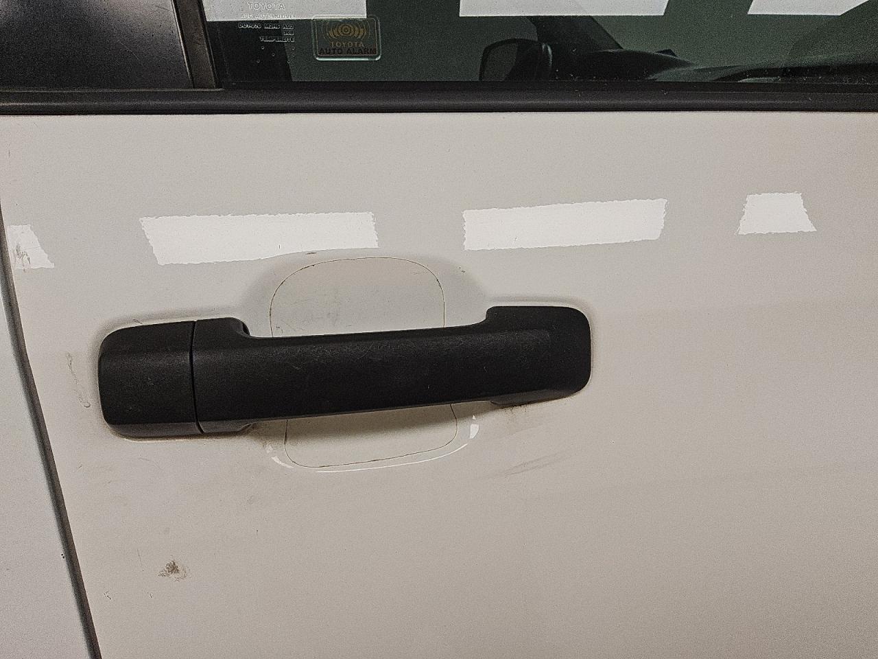 2020 Toyota Tundra Crewmax Sr5 White vin: 5TFEY5F11LX261435 Damage: Right Front Door, Dent(S) W/ Paint Dmg, 1/8 To 1/2 Inch