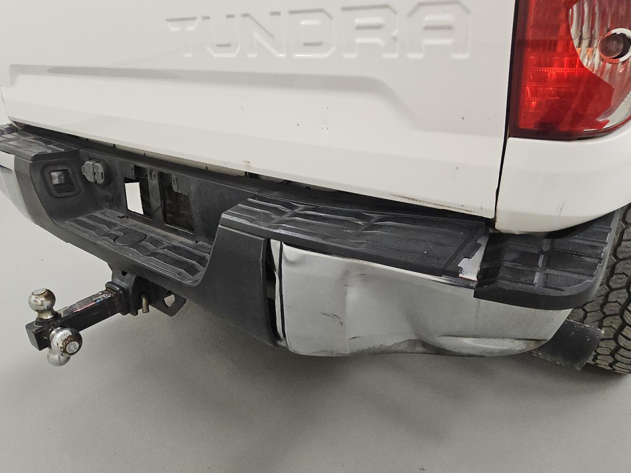 2020 Toyota Tundra Crewmax Sr5 White vin: 5TFEY5F11LX261435 Damage: Right Tail Light, Broken, Replacement Required