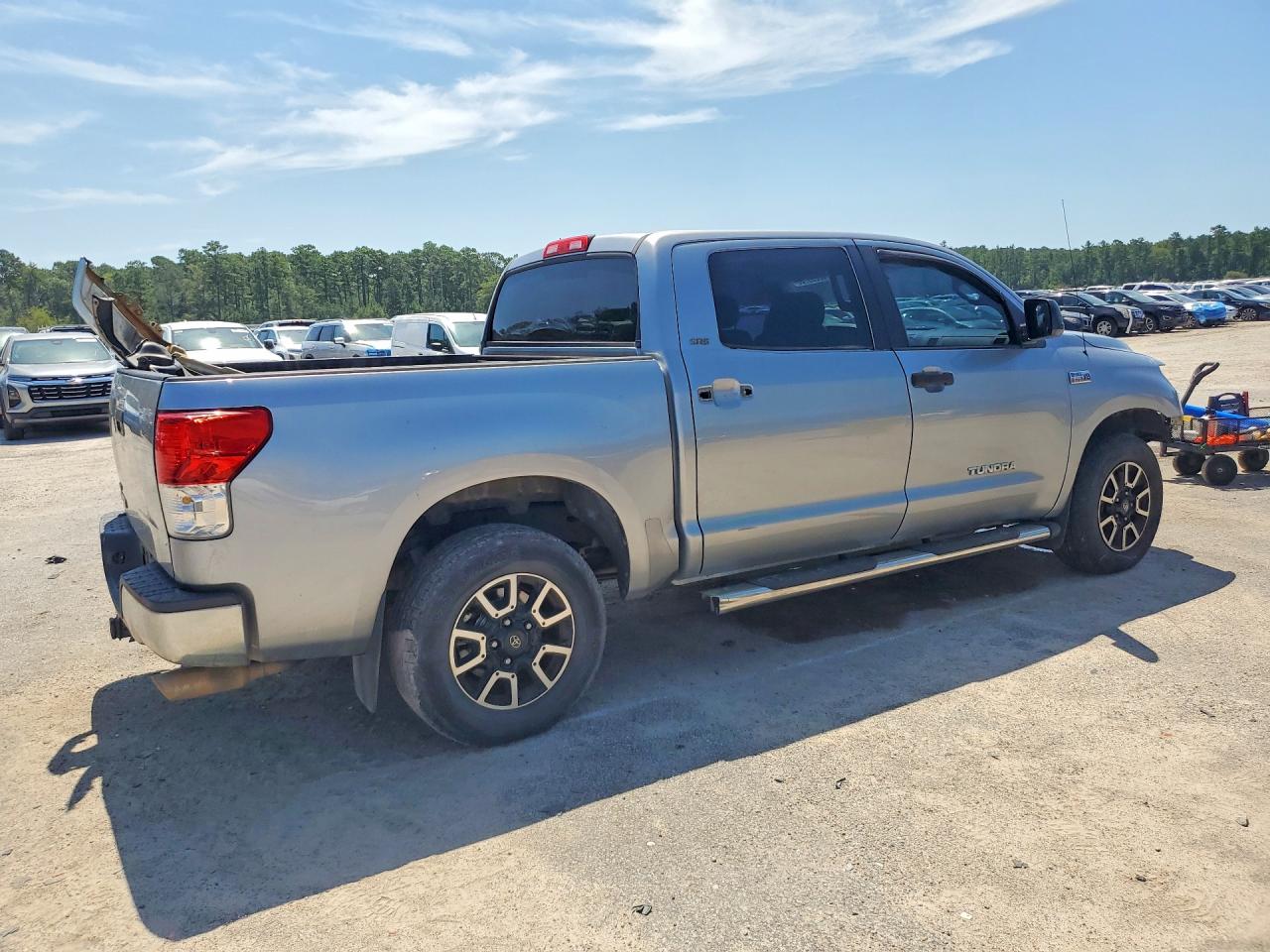 2011 Toyota Tundra Crewmax Sr5 Silver vin: 5TFEY5F12BX103619