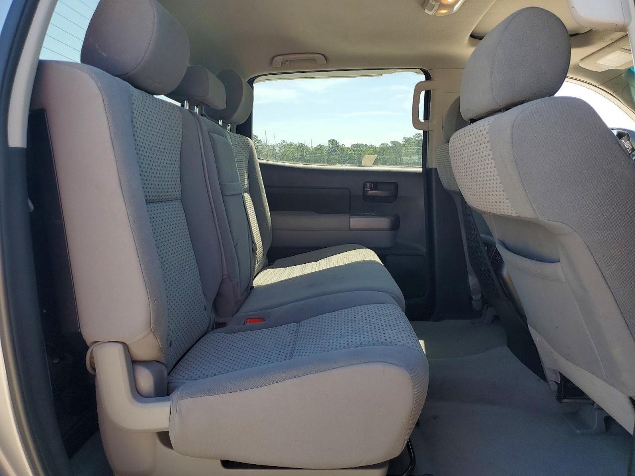 2011 Toyota Tundra Crewmax Sr5 Silver vin: 5TFEY5F12BX103619