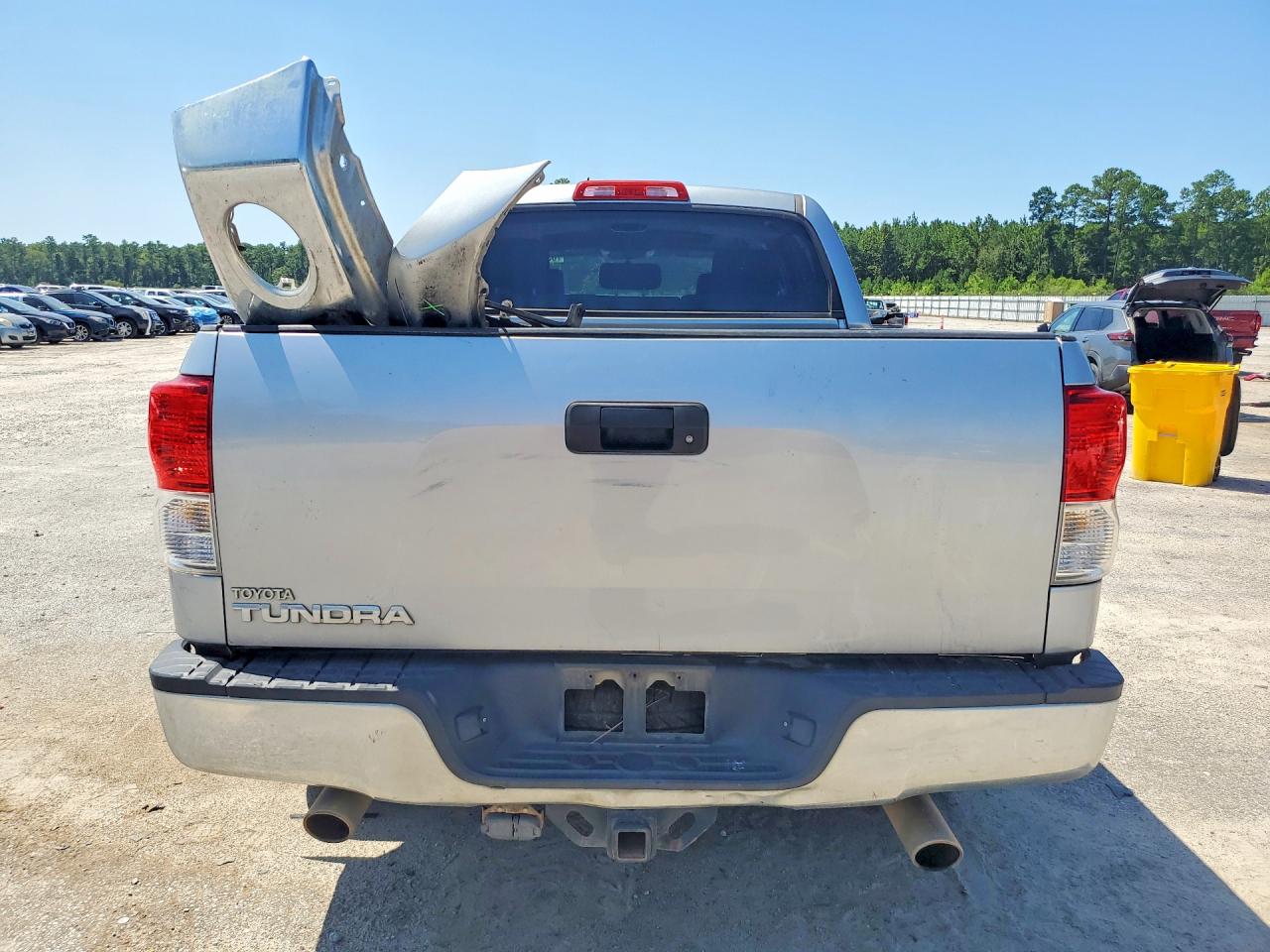 2011 Toyota Tundra Crewmax Sr5 Silver vin: 5TFEY5F12BX103619
