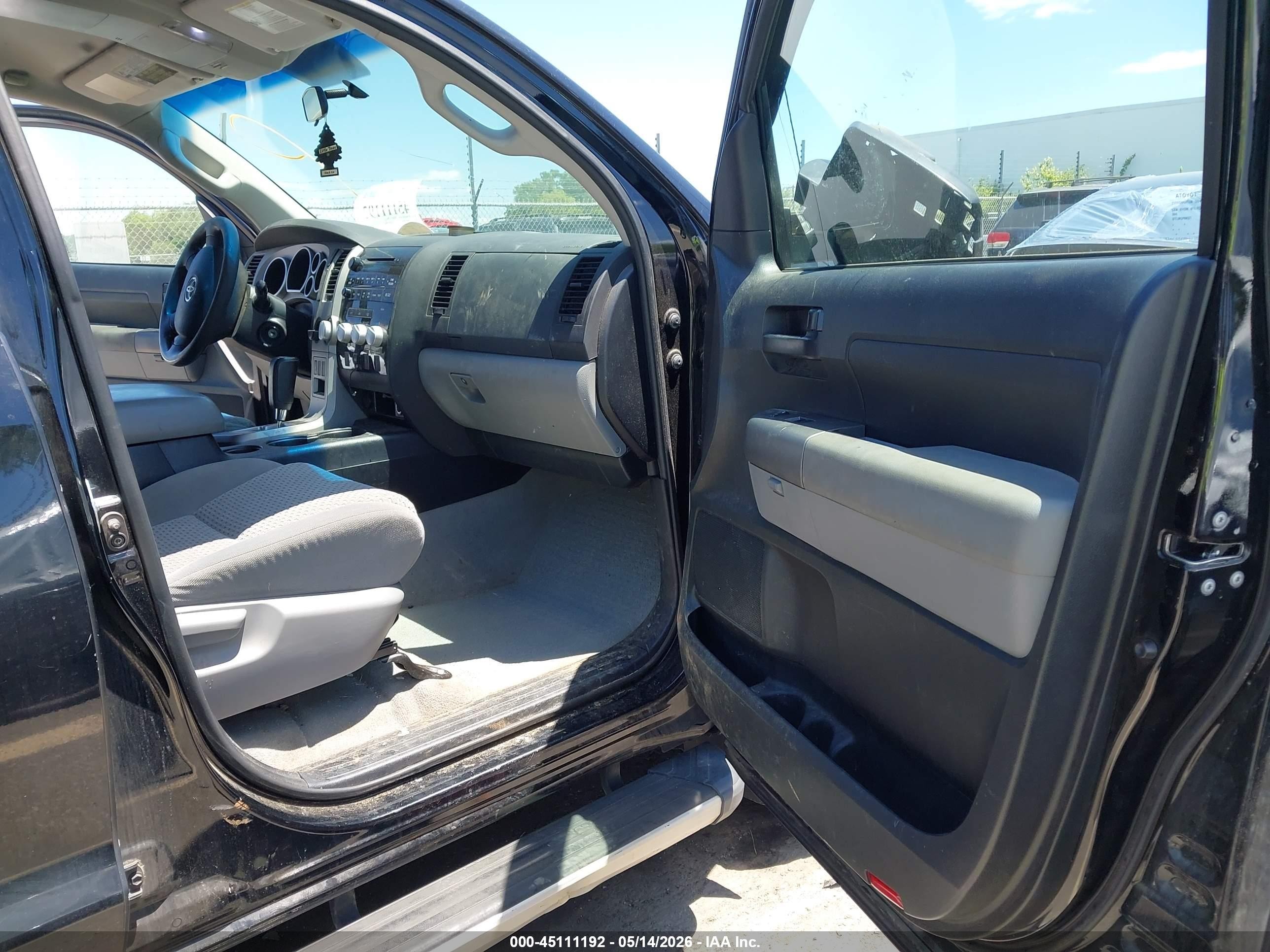 2011 Toyota Tundra Grade 5.7l V8 Черный vin: 5TFEY5F12BX108531