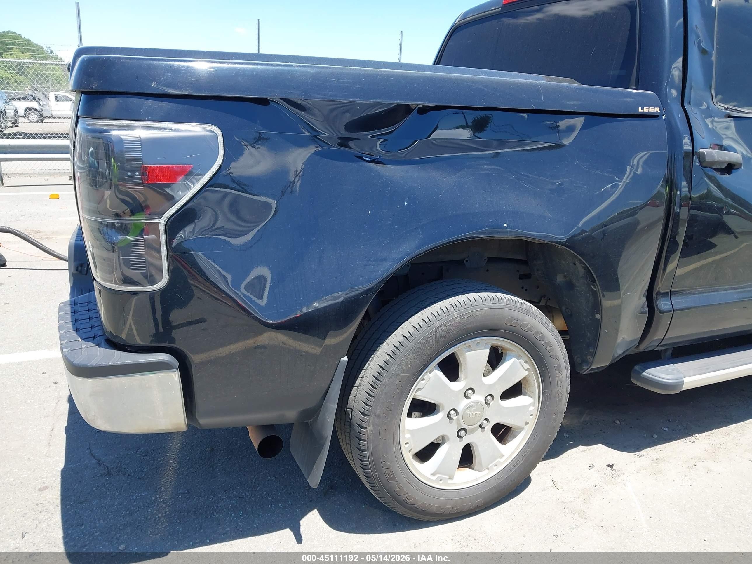2011 Toyota Tundra Grade 5.7l V8 Черный vin: 5TFEY5F12BX108531