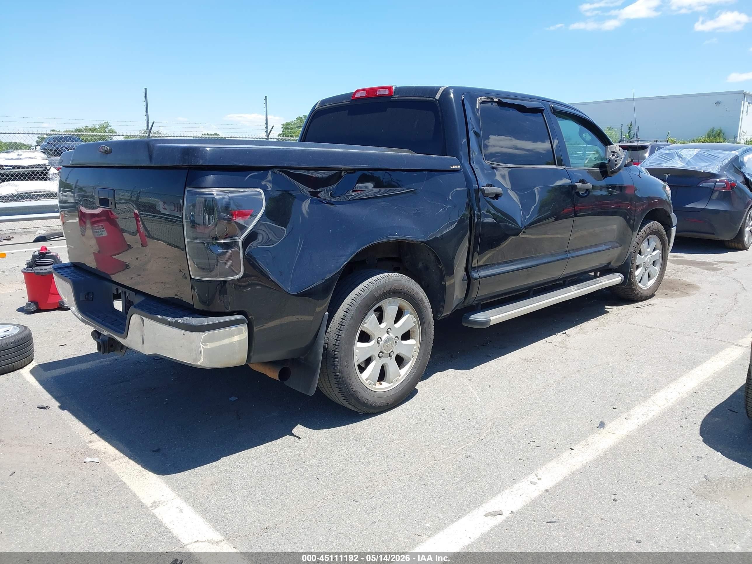 2011 Toyota Tundra Grade 5.7l V8 Черный vin: 5TFEY5F12BX108531