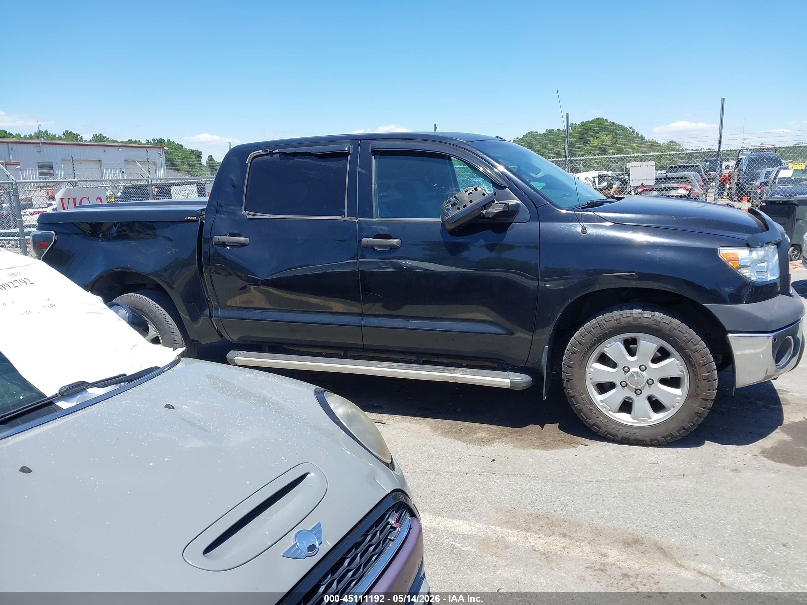 2011 Toyota Tundra Grade 5.7l V8 Черный vin: 5TFEY5F12BX108531