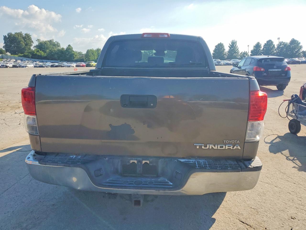 2011 Toyota Tundra Crewmax Sr5 Tan vin: 5TFEY5F12BX110375