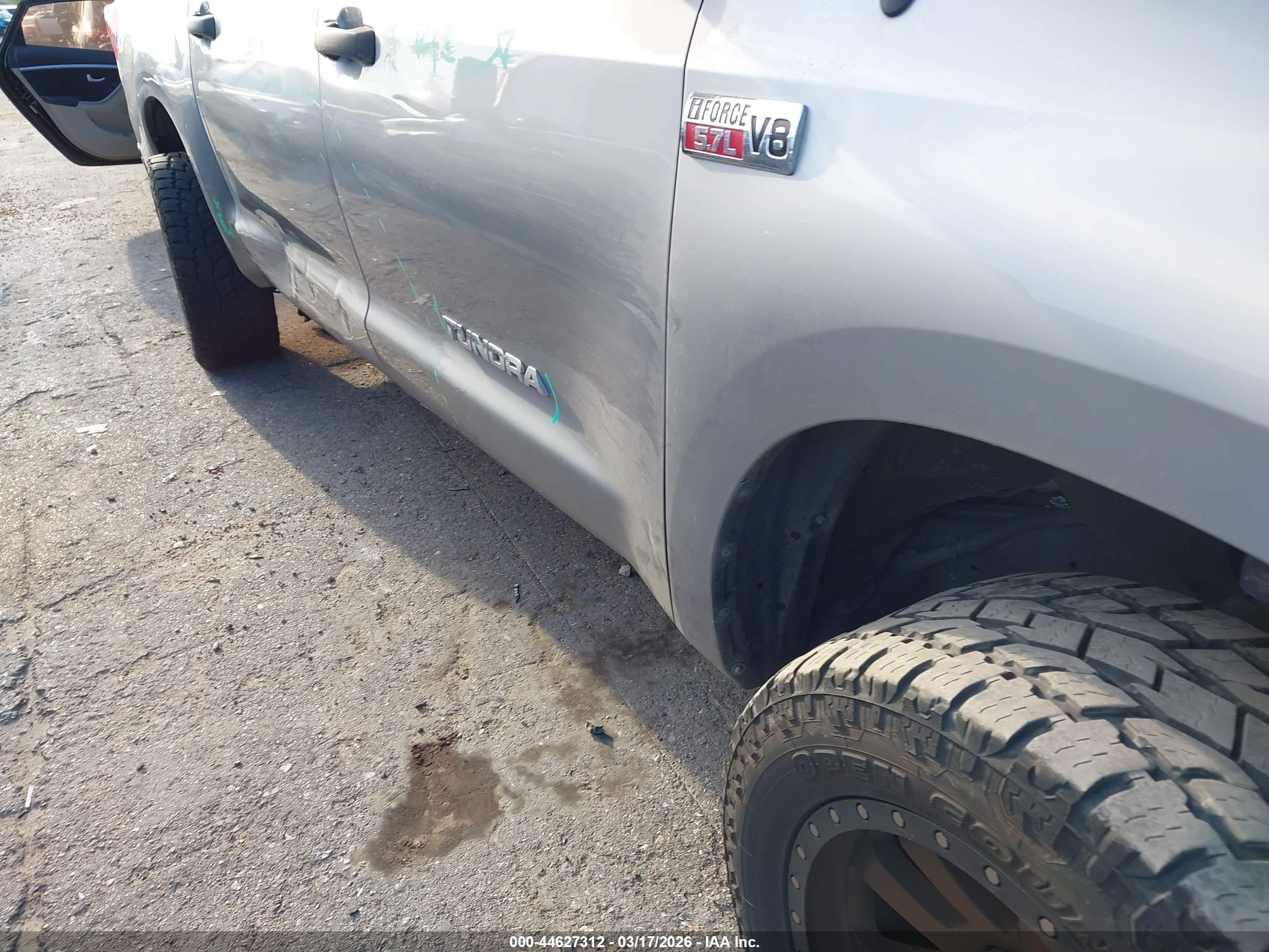 2012 Toyota Tundra Grade 5.7l V8 Silver vin: 5TFEY5F12CX120003