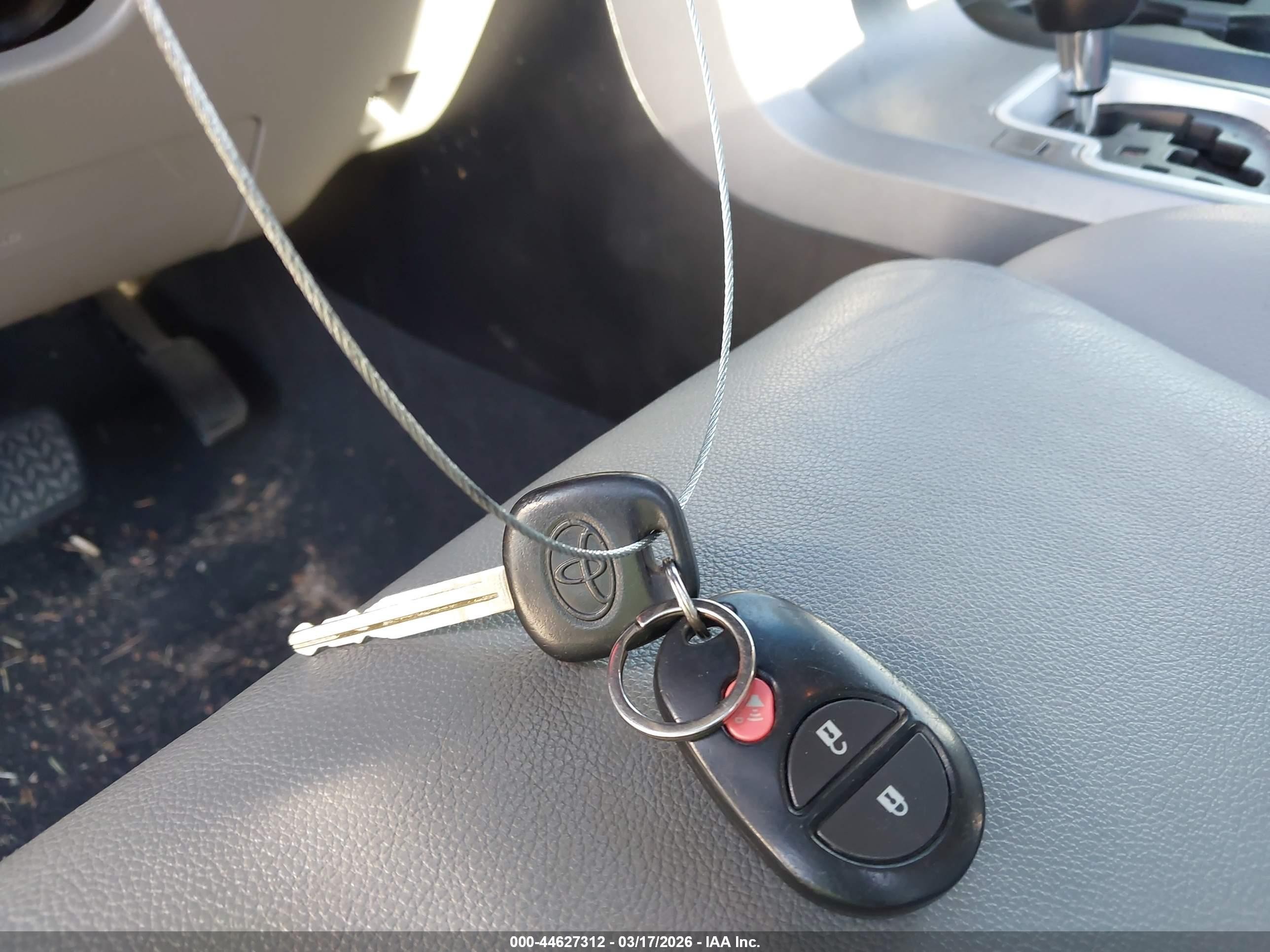 2012 Toyota Tundra Grade 5.7l V8 Silver vin: 5TFEY5F12CX120003