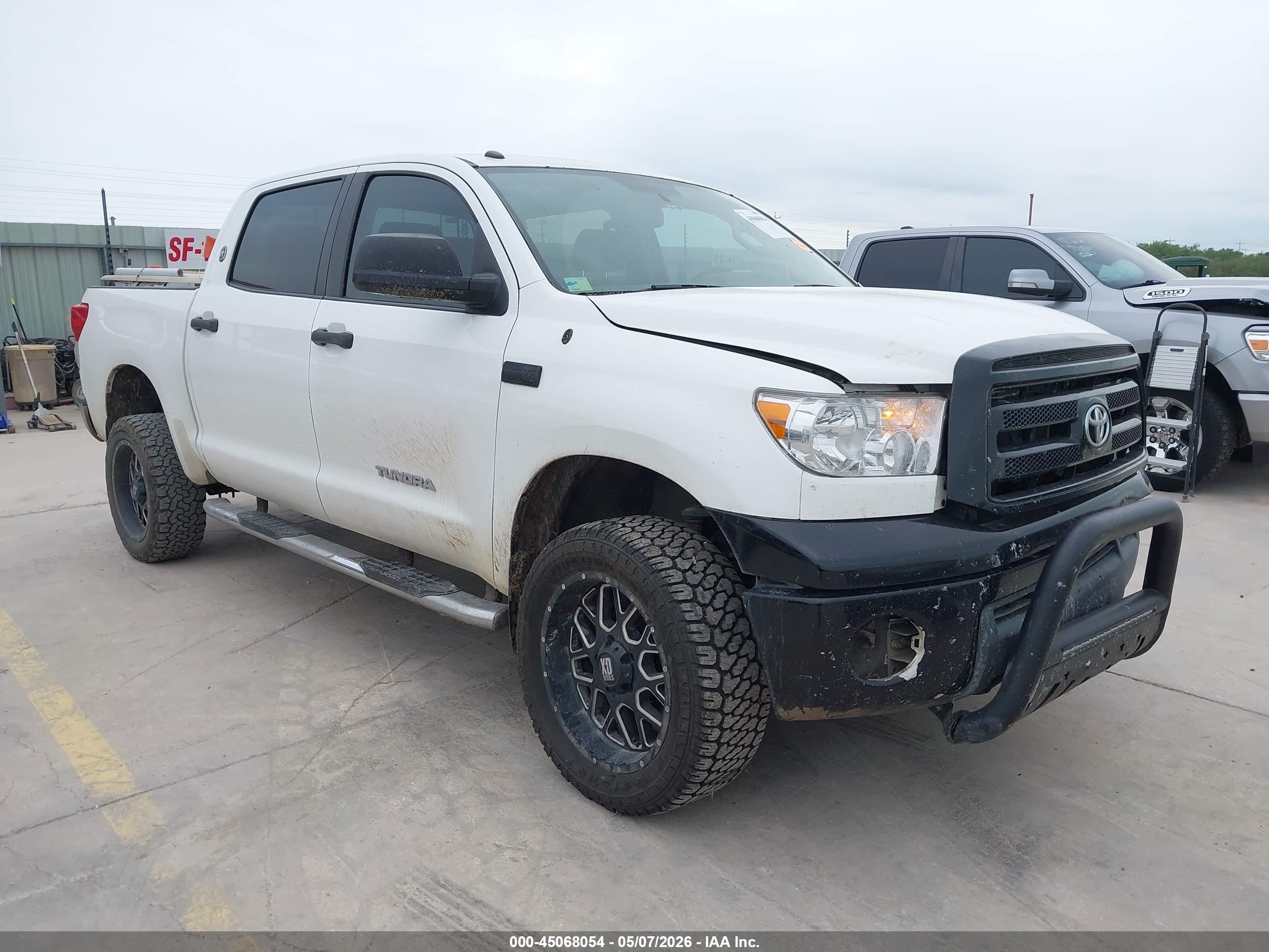 2013 Toyota Tundra Grade 5.7l V8 White vin: 5TFEY5F12DX144366
