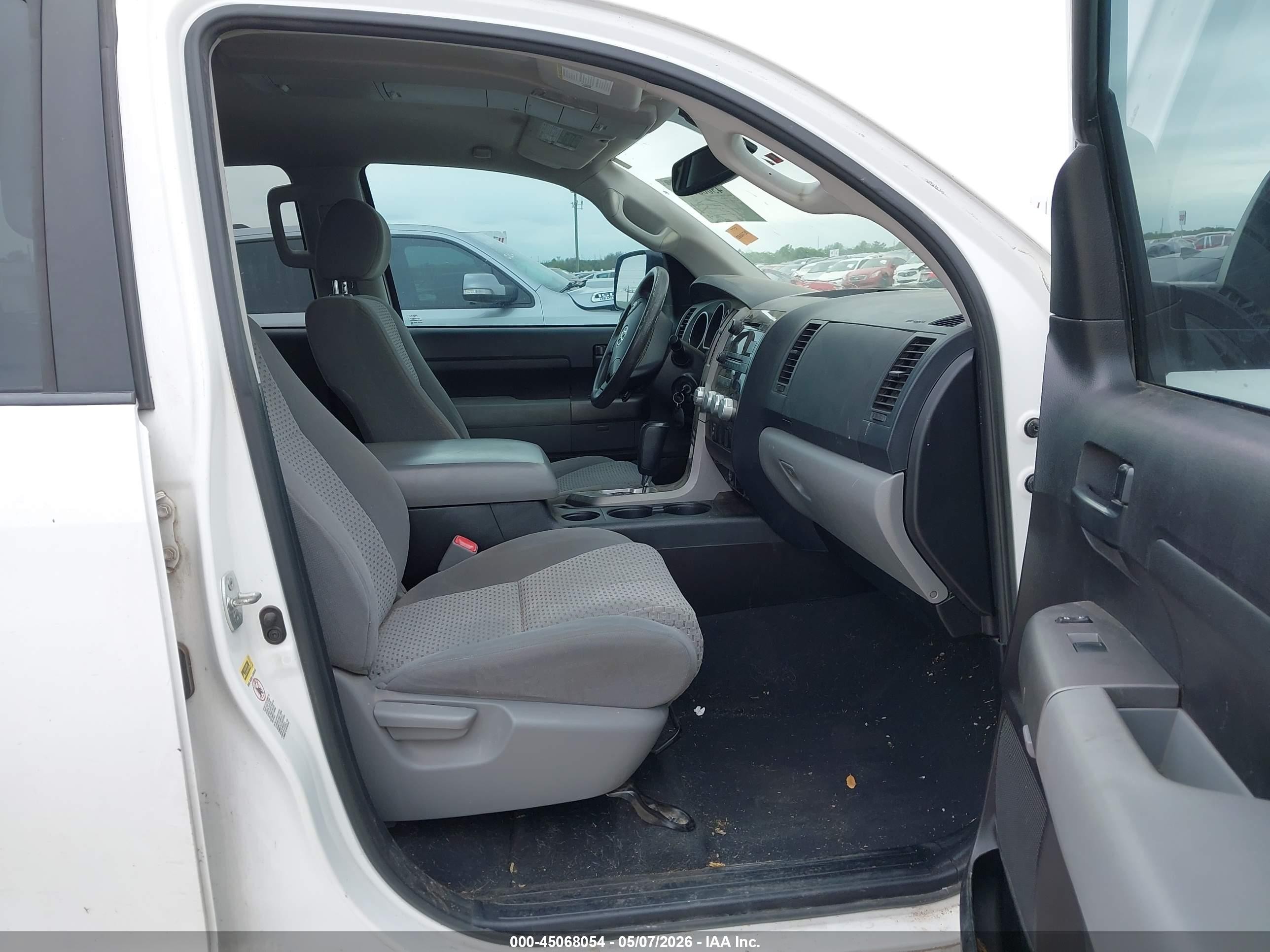2013 Toyota Tundra Grade 5.7l V8 White vin: 5TFEY5F12DX144366
