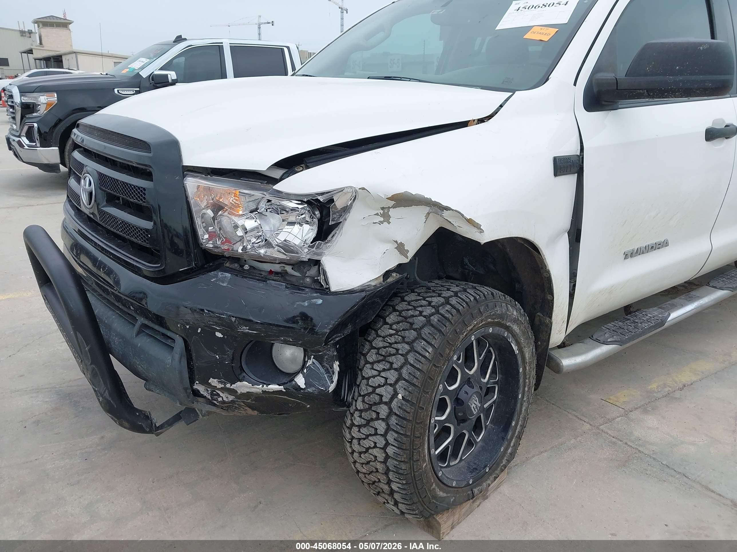 2013 Toyota Tundra Grade 5.7l V8 White vin: 5TFEY5F12DX144366