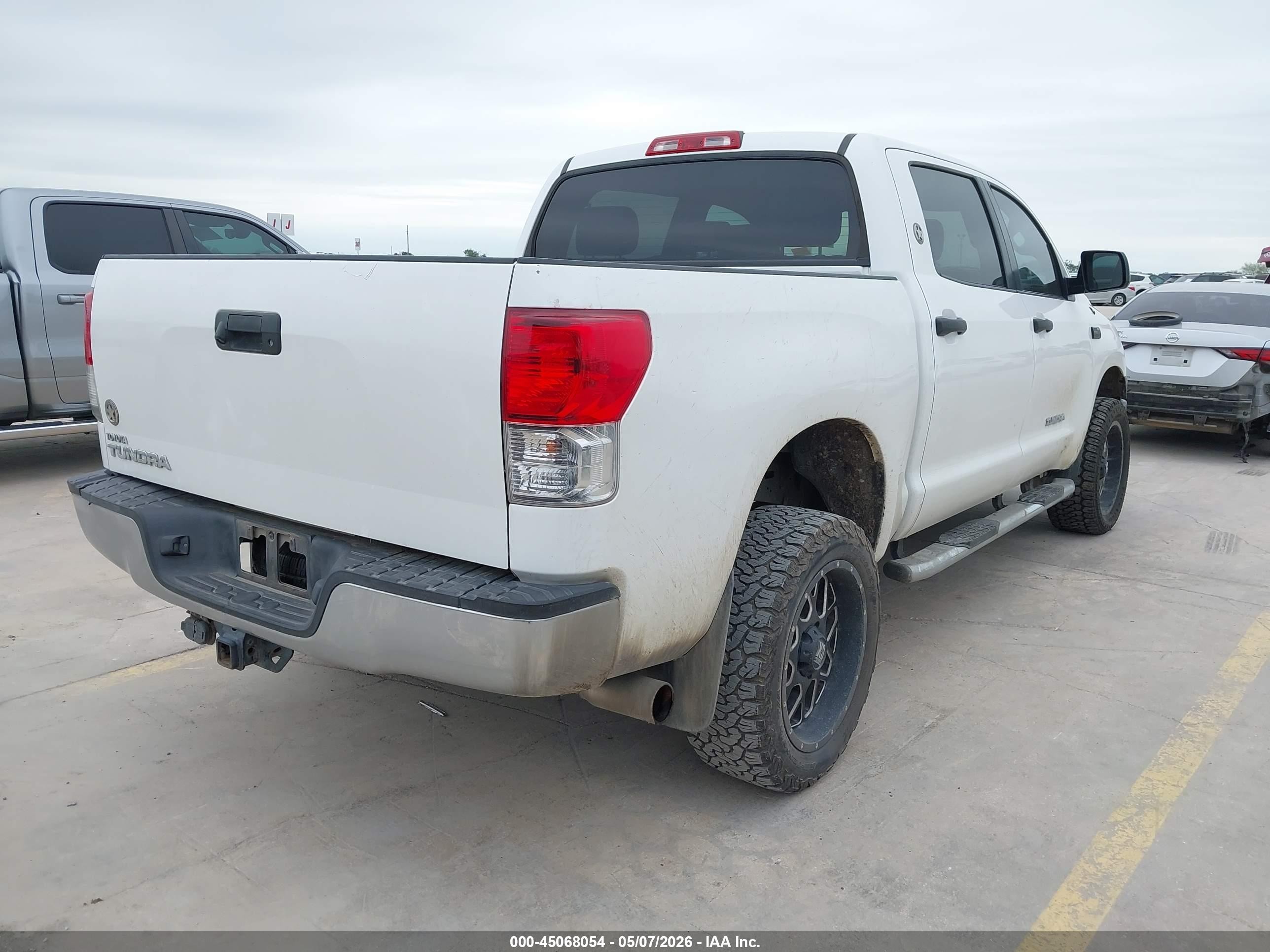 2013 Toyota Tundra Grade 5.7l V8 White vin: 5TFEY5F12DX144366