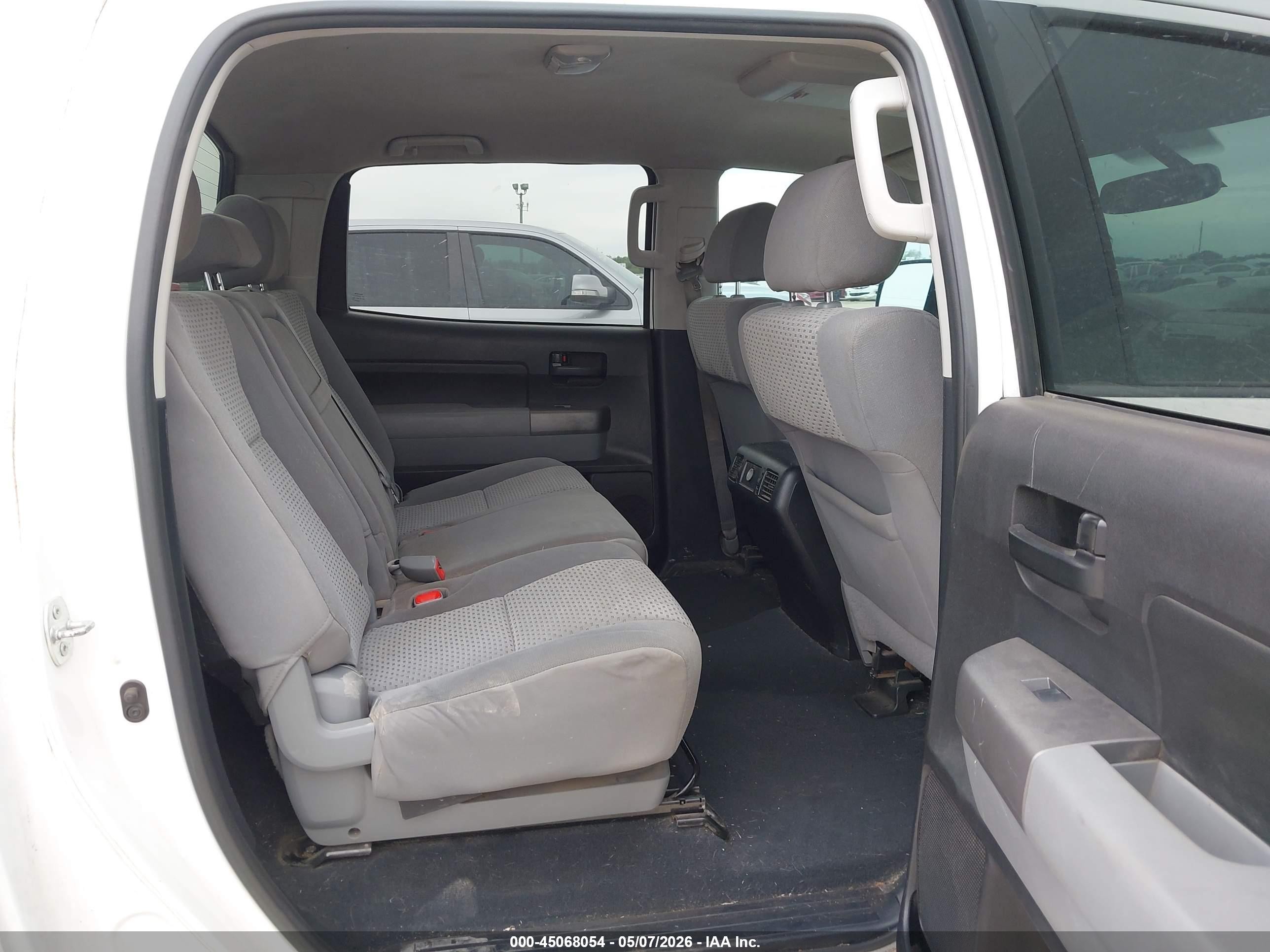 2013 Toyota Tundra Grade 5.7l V8 White vin: 5TFEY5F12DX144366
