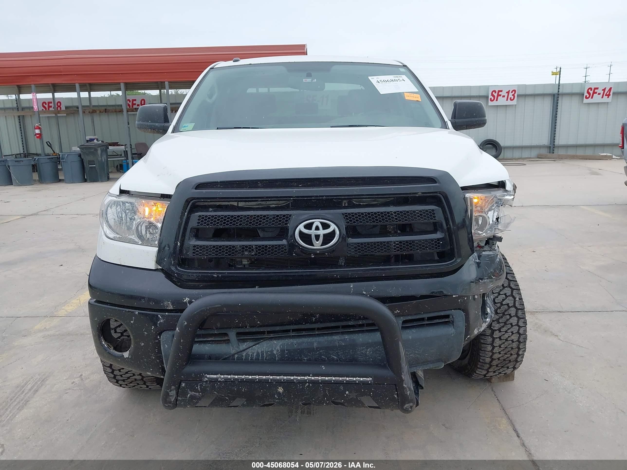 2013 Toyota Tundra Grade 5.7l V8 White vin: 5TFEY5F12DX144366