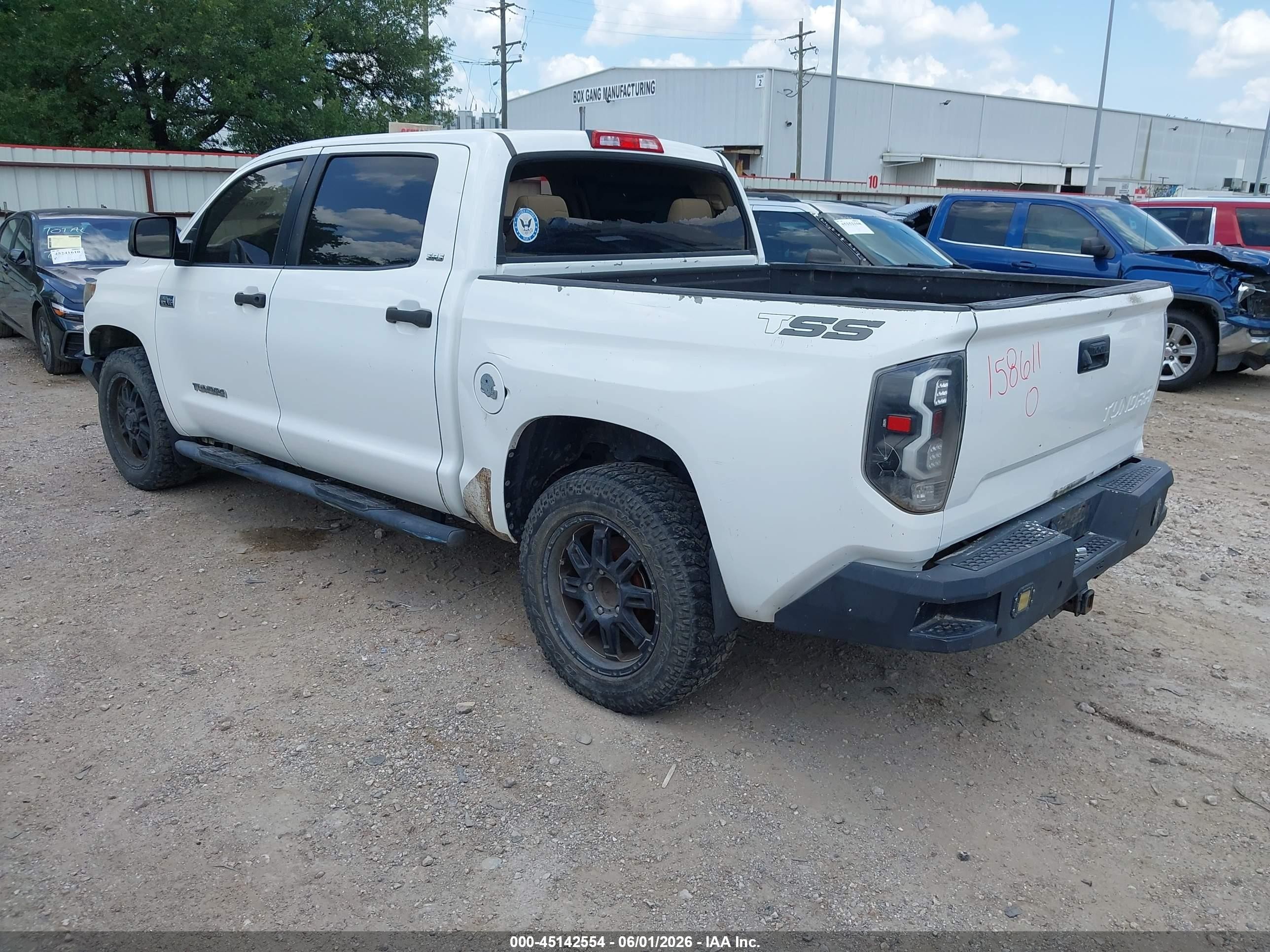 2014 Toyota Tundra Sr5 5.7l V8 White vin: 5TFEY5F12EX158611
