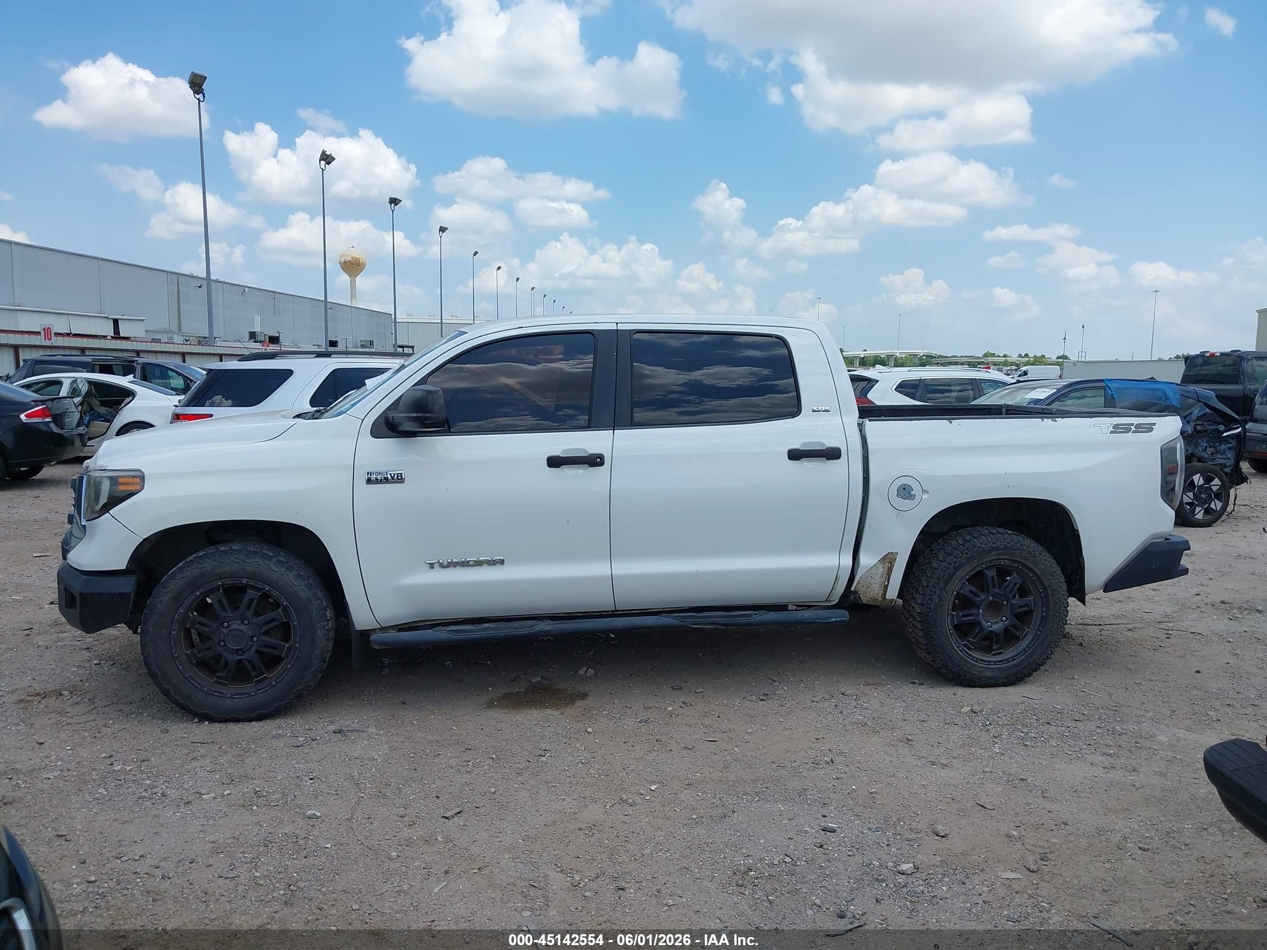 2014 Toyota Tundra Sr5 5.7l V8 White vin: 5TFEY5F12EX158611