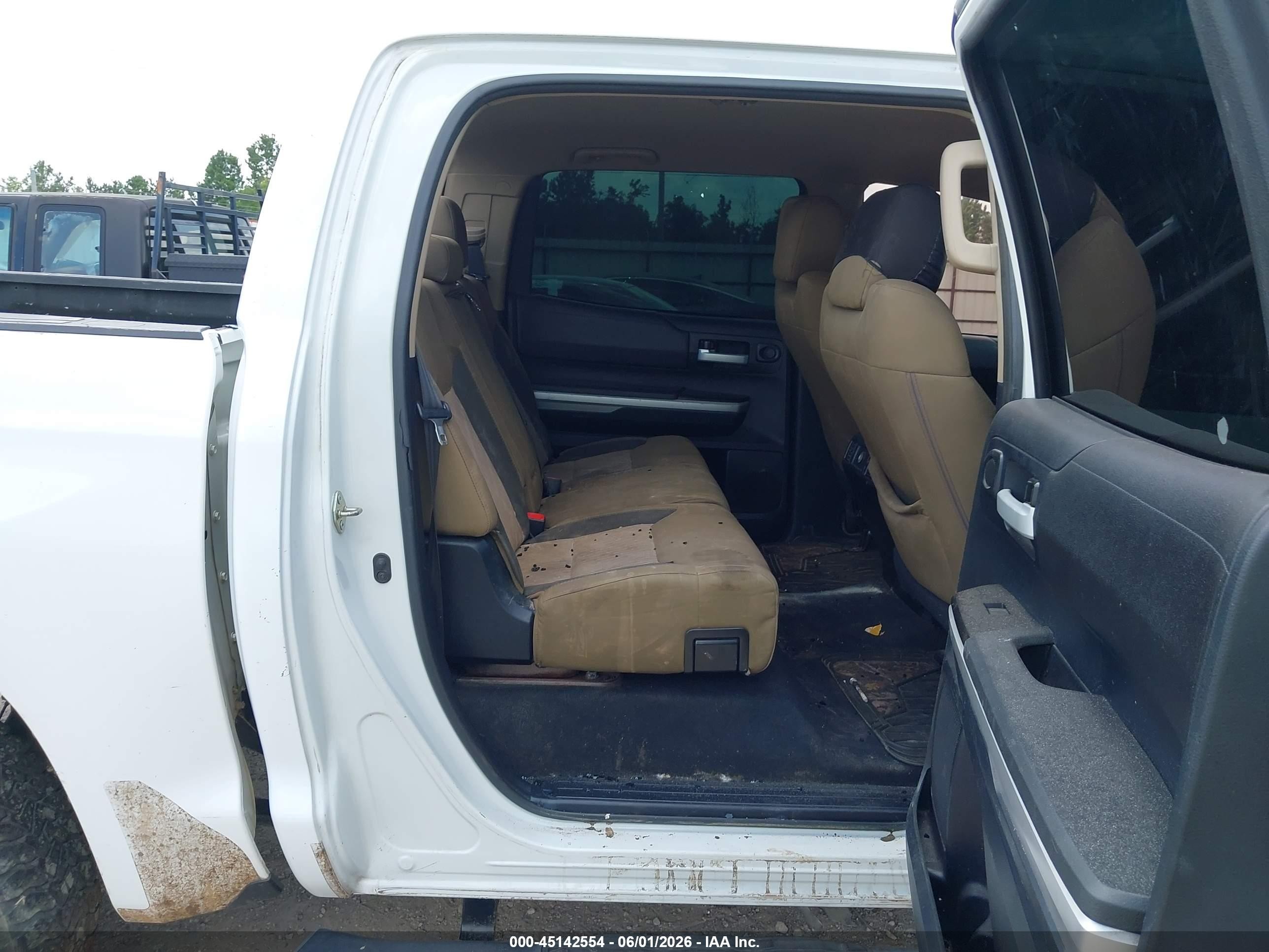 2014 Toyota Tundra Sr5 5.7l V8 White vin: 5TFEY5F12EX158611