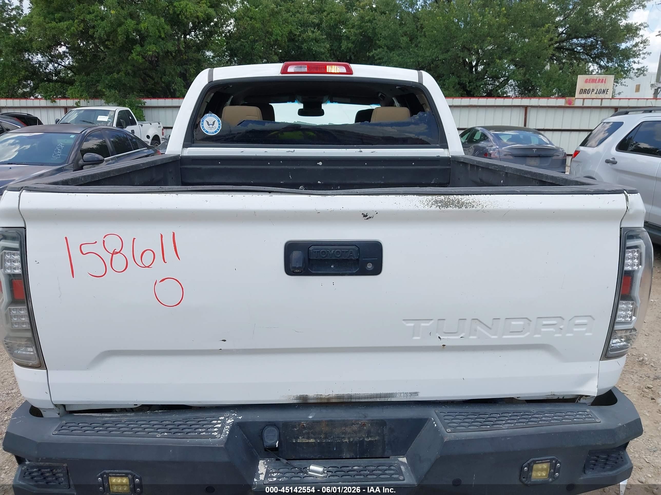 2014 Toyota Tundra Sr5 5.7l V8 White vin: 5TFEY5F12EX158611
