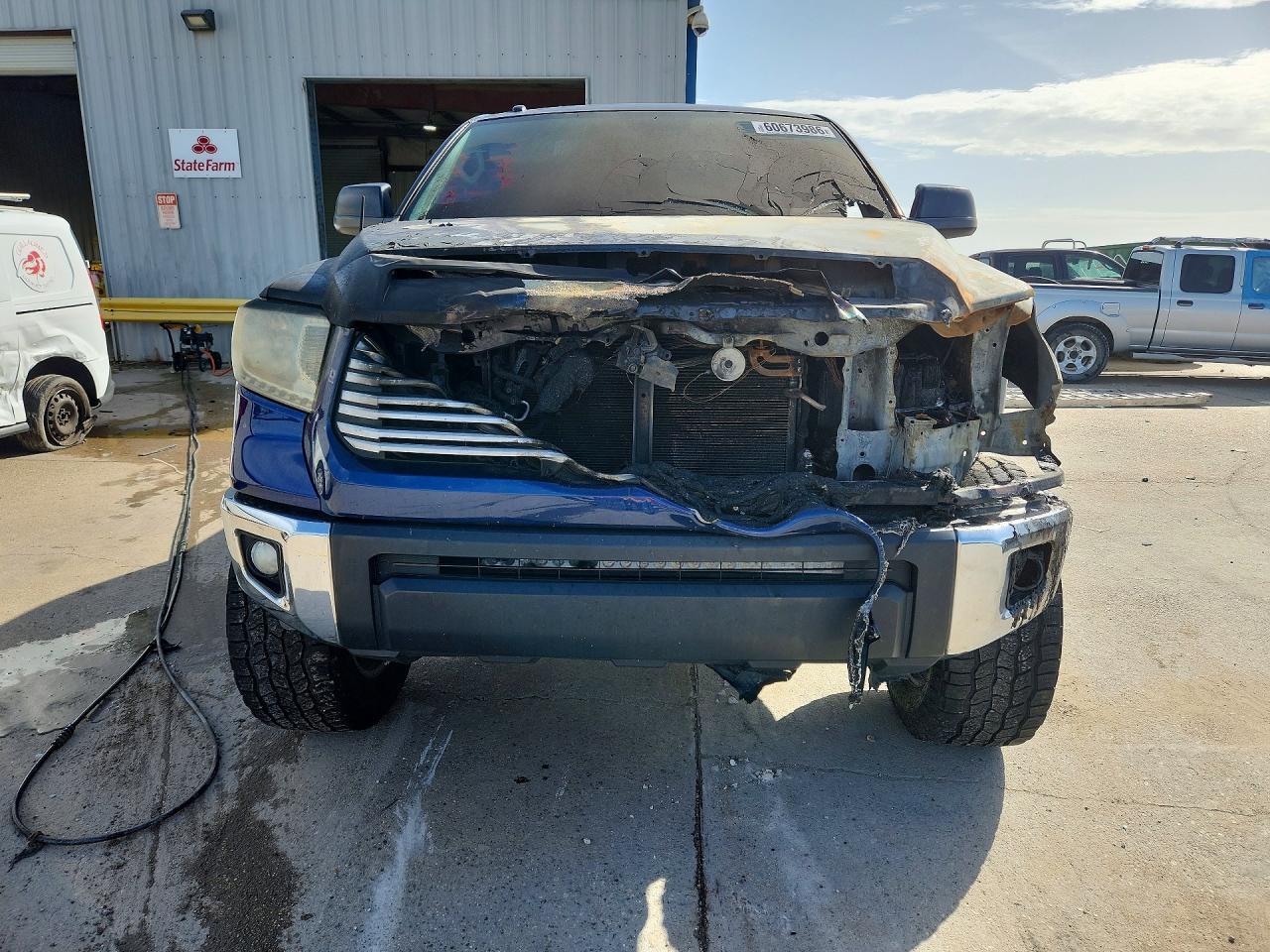 2014 Toyota Tundra Crewmax Sr5 Blue vin: 5TFEY5F12EX159063