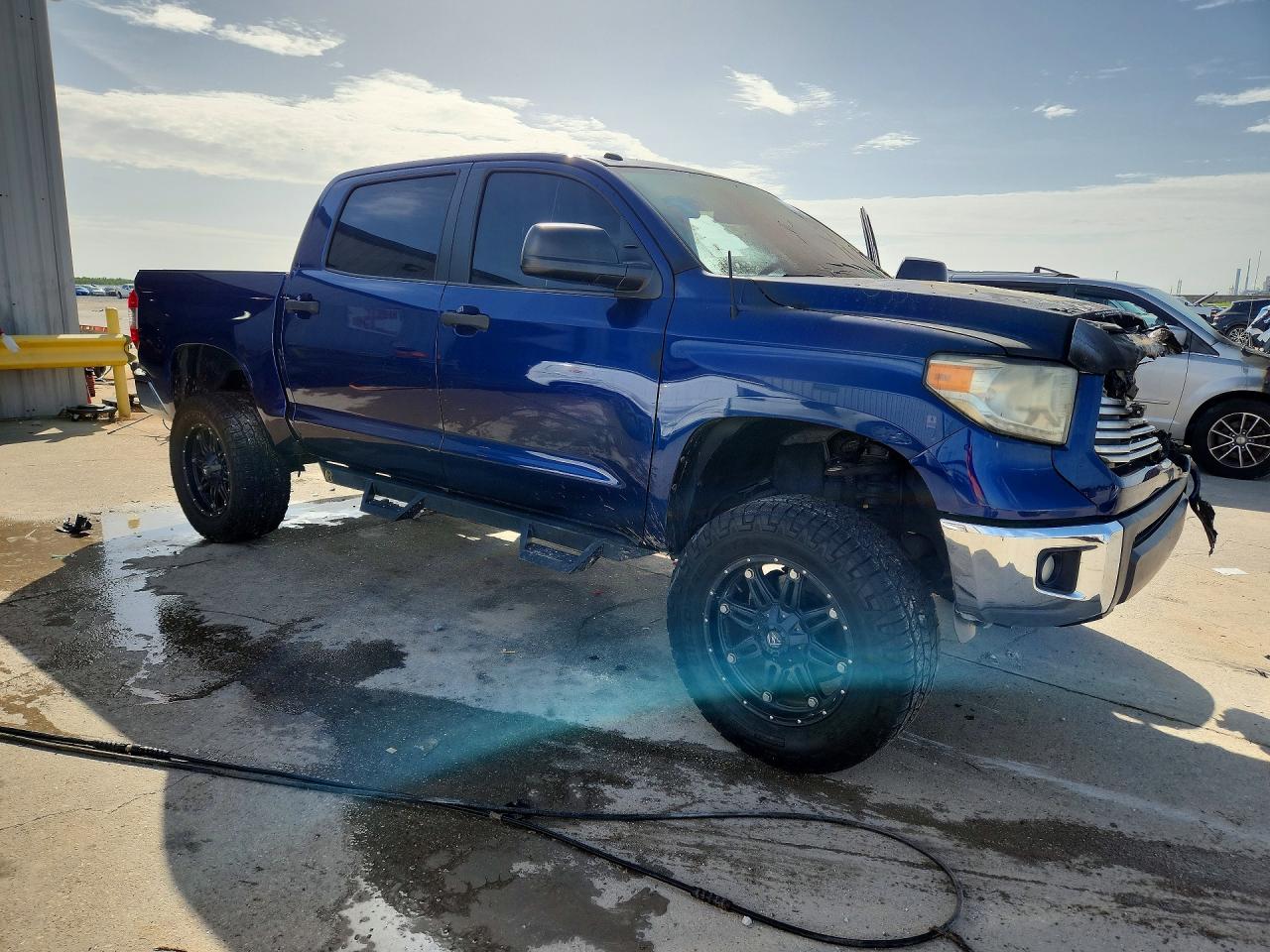 2014 Toyota Tundra Crewmax Sr5 Blue vin: 5TFEY5F12EX159063