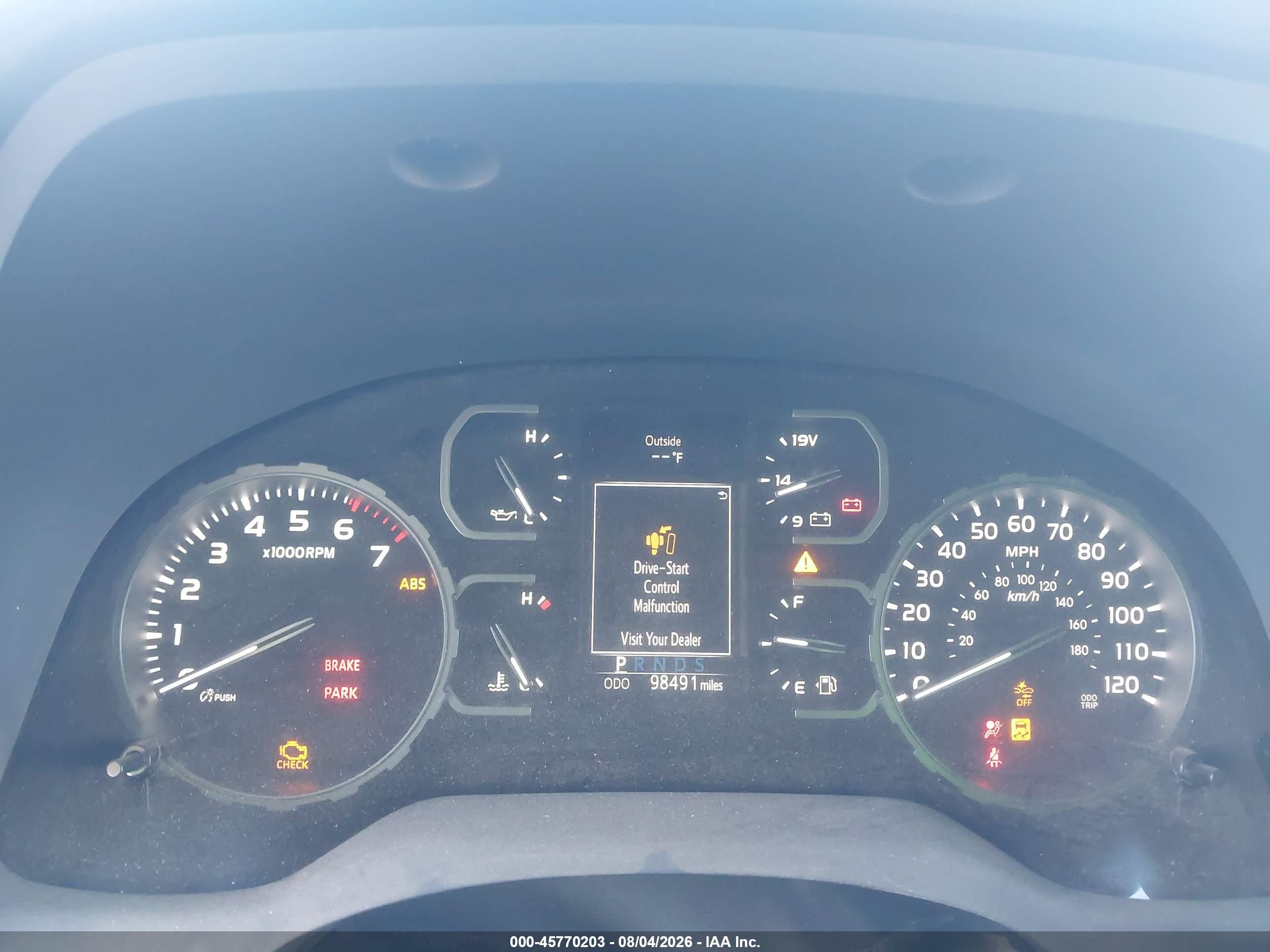 2018 Toyota Tundra Sr5 5.7l V8 Silver vin: 5TFEY5F12JX231261