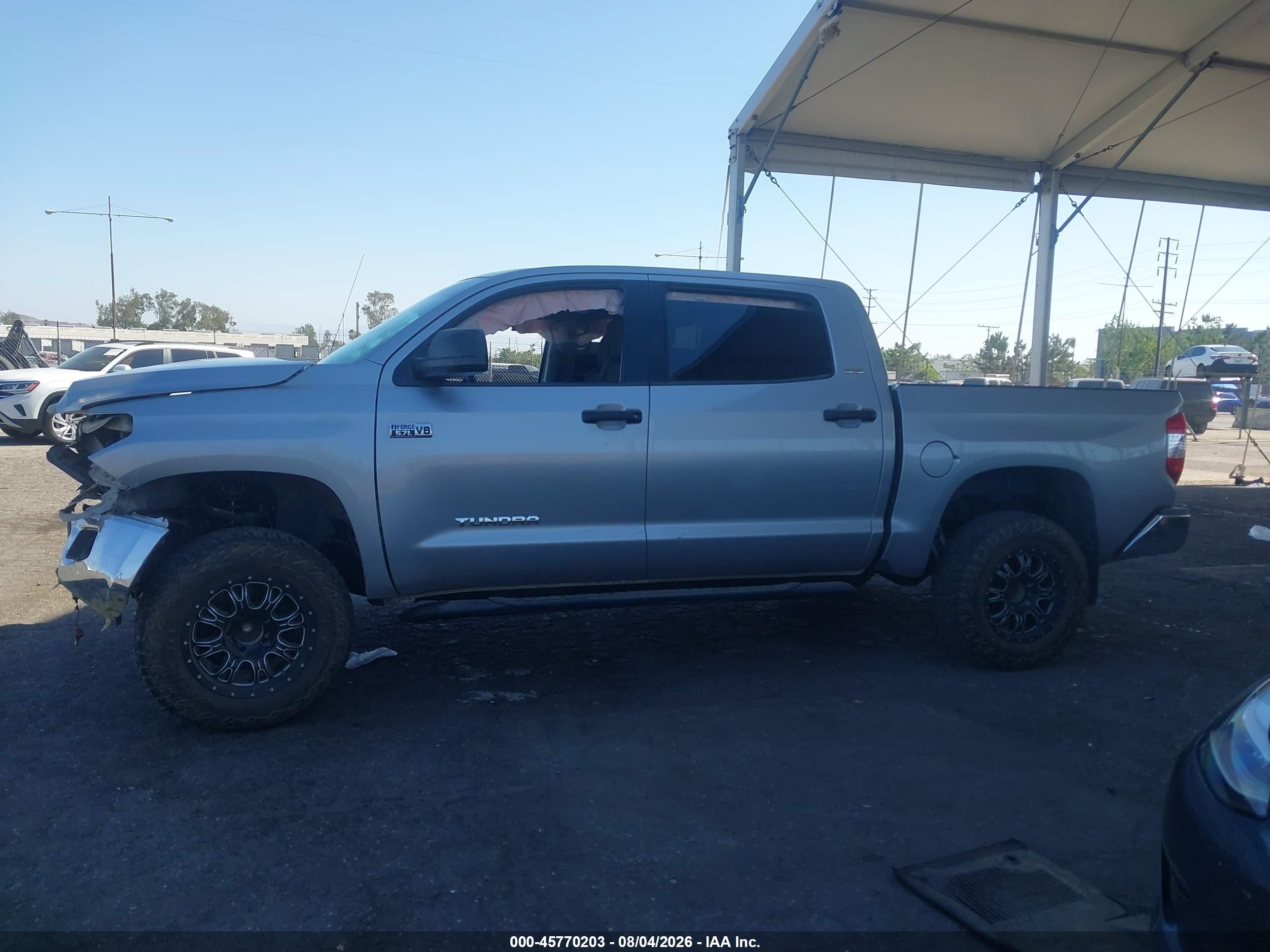 2018 Toyota Tundra Sr5 5.7l V8 Silver vin: 5TFEY5F12JX231261