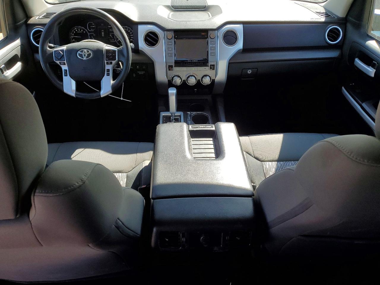 2018 Toyota Tundra Crewmax Sr5 Угольный vin: 5TFEY5F12JX240400