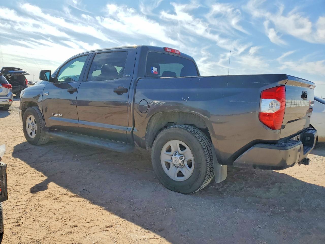 2018 Toyota Tundra Crewmax Sr5 Угольный vin: 5TFEY5F12JX240400