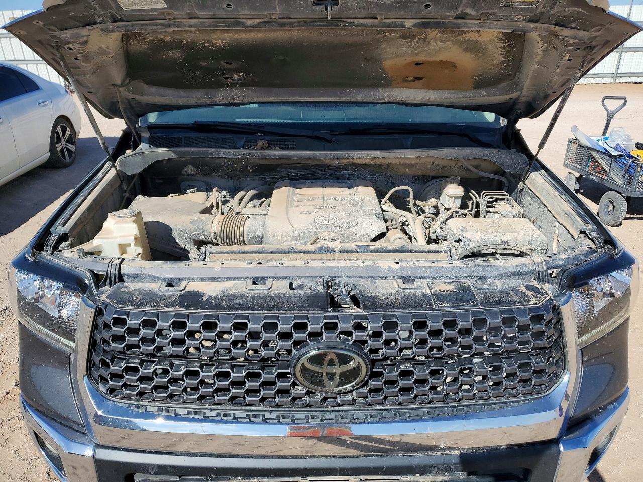 2018 Toyota Tundra Crewmax Sr5 Угольный vin: 5TFEY5F12JX240400